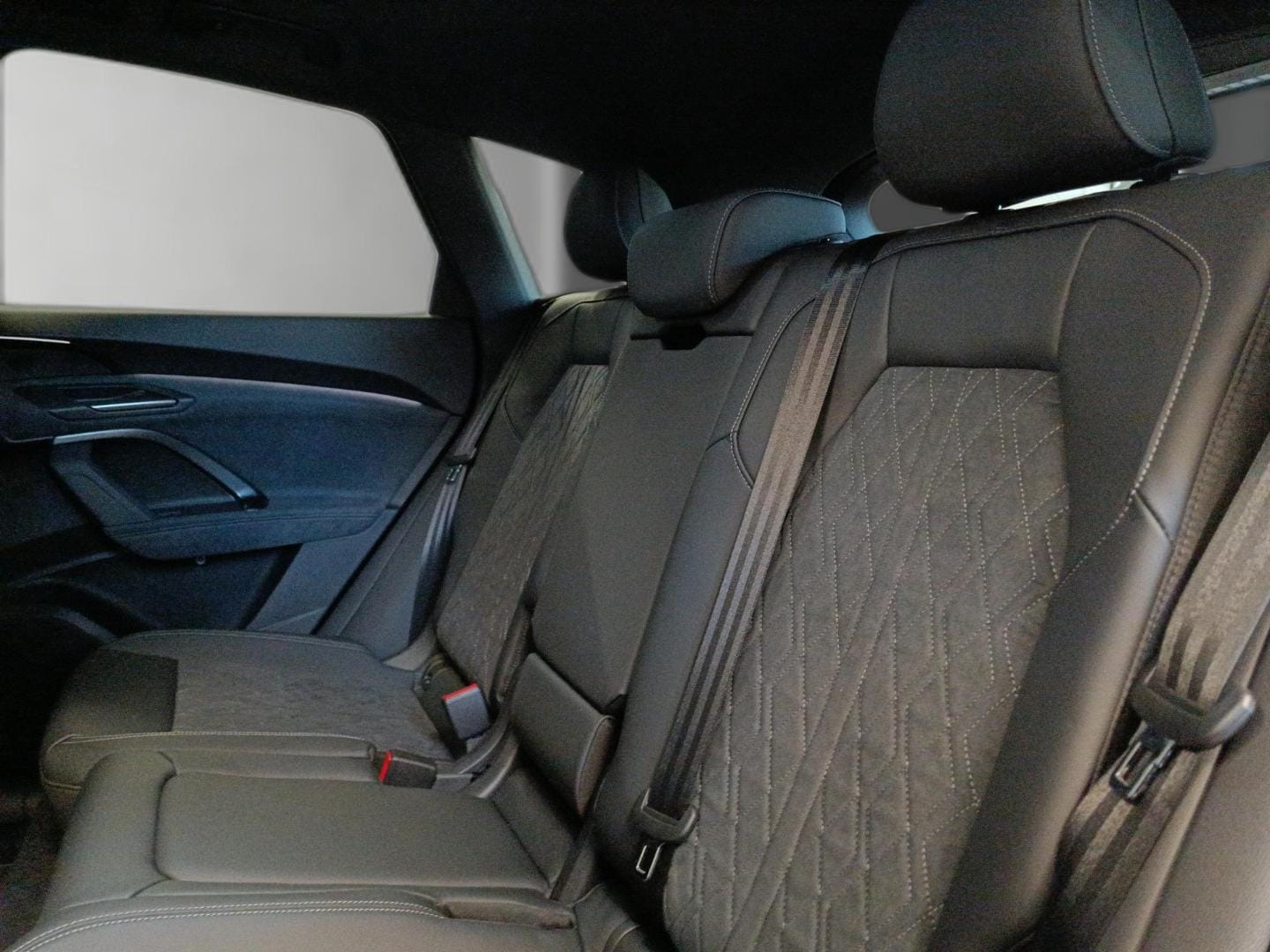 Bild über Audi Q5 SUV TFSI quattro 150 kW S tronic - für weitere Informationen kontaktieren Sie den Audi Partner