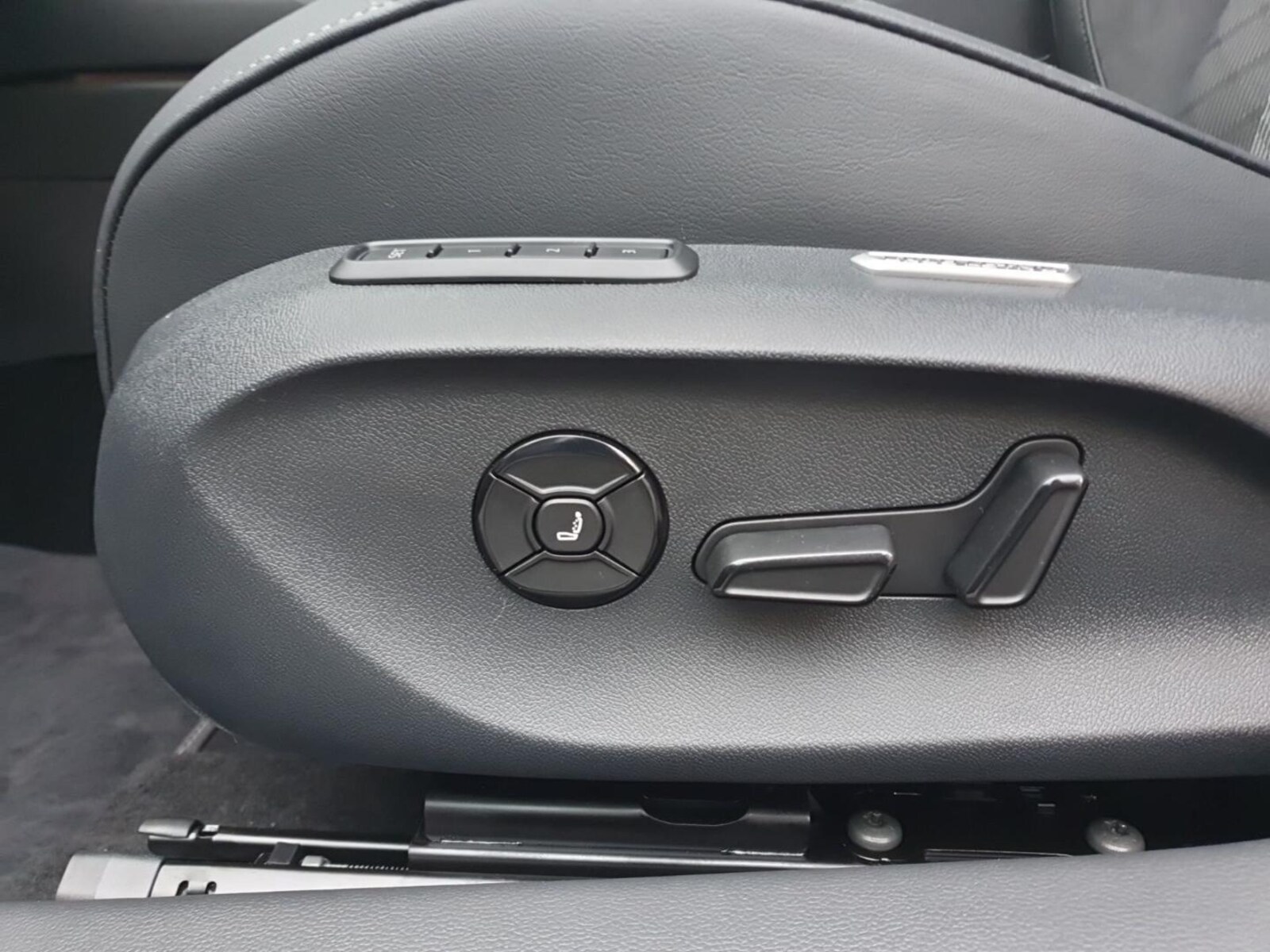 Volkswagen Passat – Bild 8