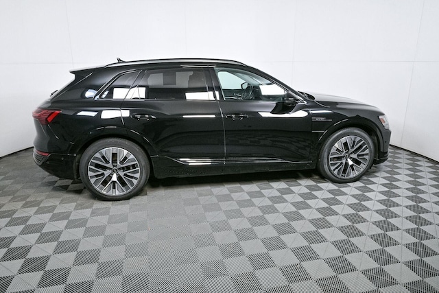 2024 Audi Q8 e-tron