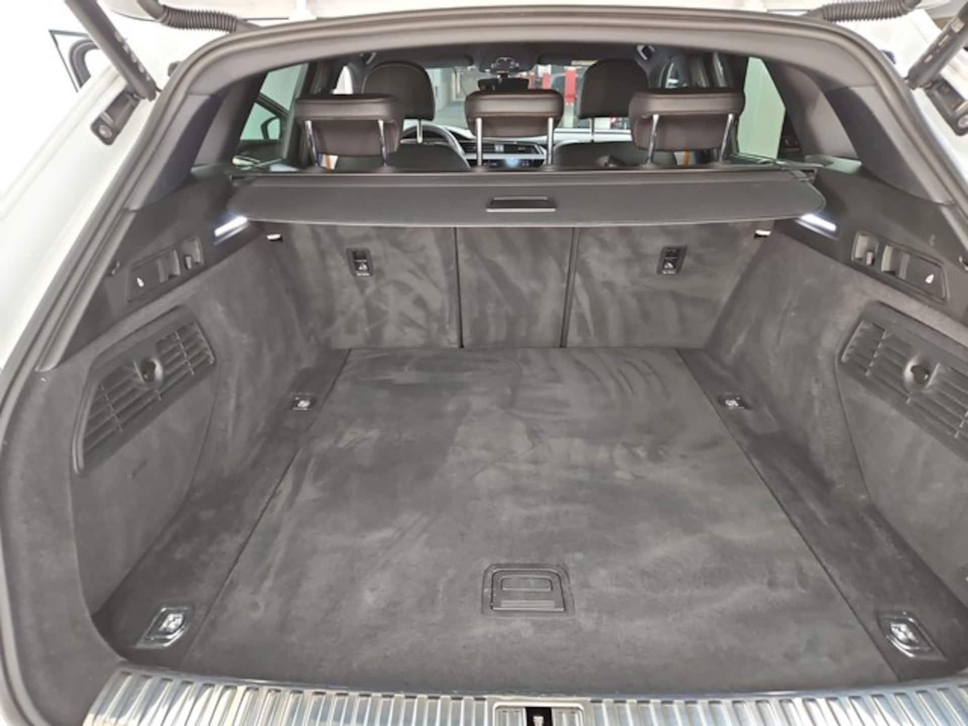 Audi e-tron S line