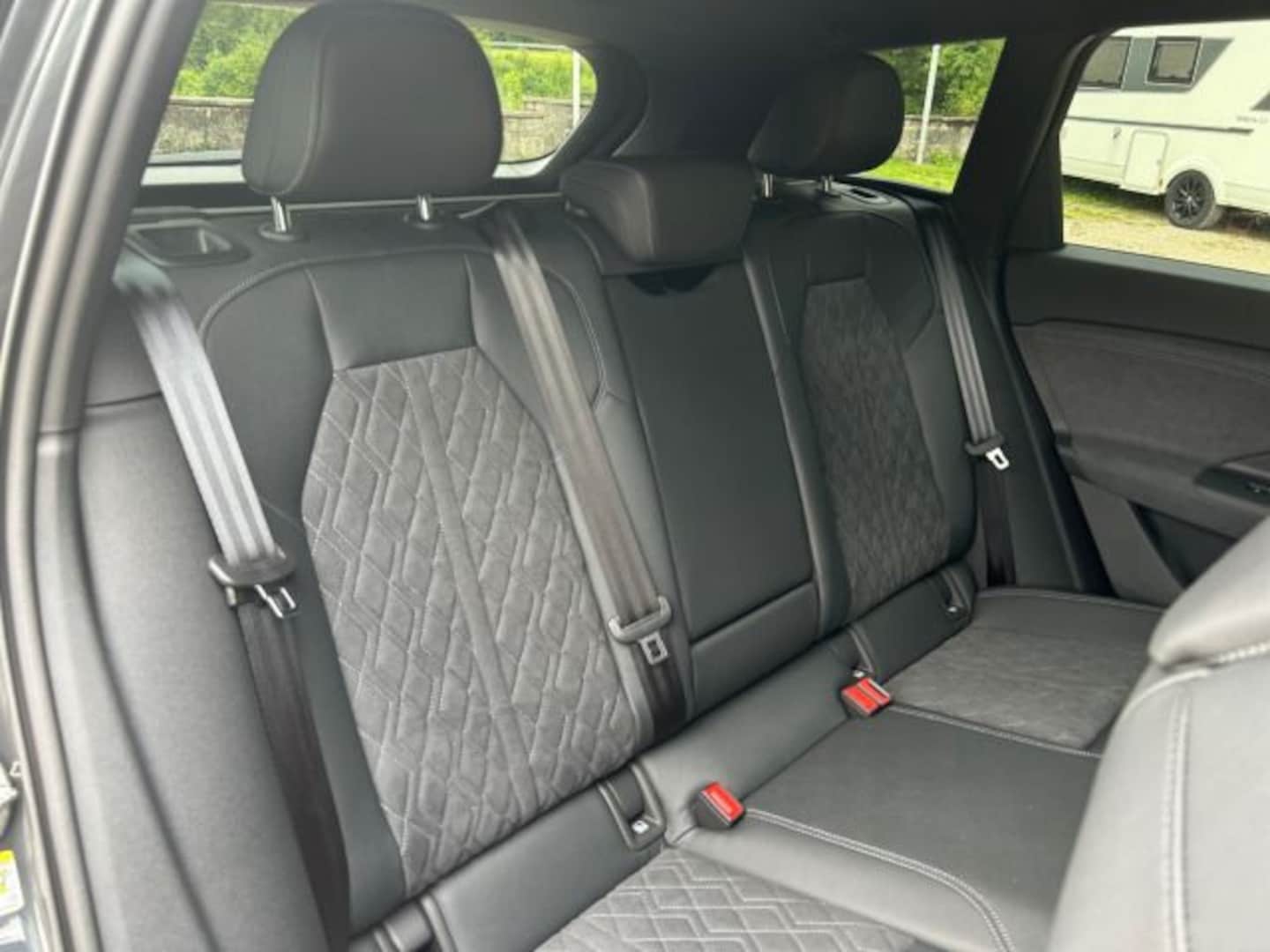 Bild über Audi Q6 SUV e-tron S line business e-tron quattro 315 kW - für weitere Informationen kontaktieren Sie den Audi Partner