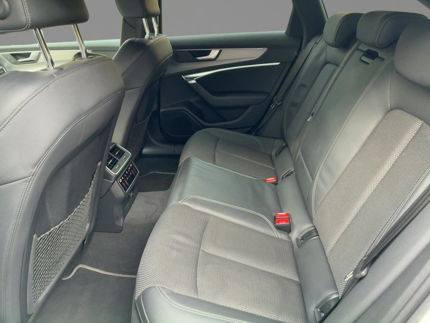Bild über Audi A6 Avant sport 45 TFSI S tronic - für weitere Informationen kontaktieren Sie den Audi Partner