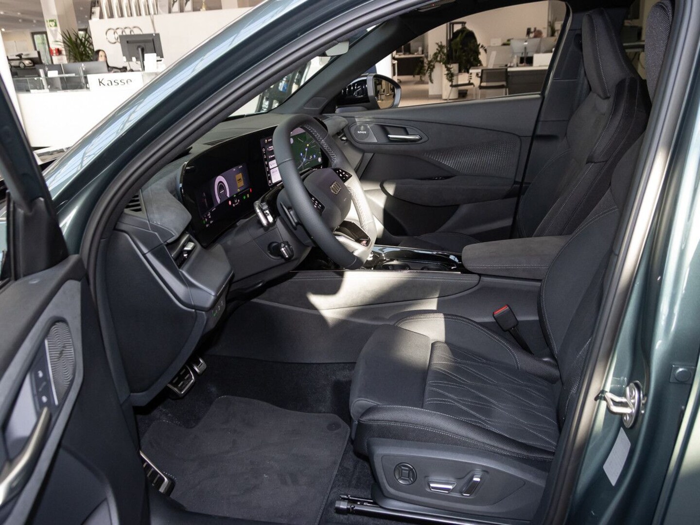 Bild über Audi Q3 SUV e-hybrid e-hybrid 200 kW S tronic - für weitere Informationen kontaktieren Sie den Audi Partner