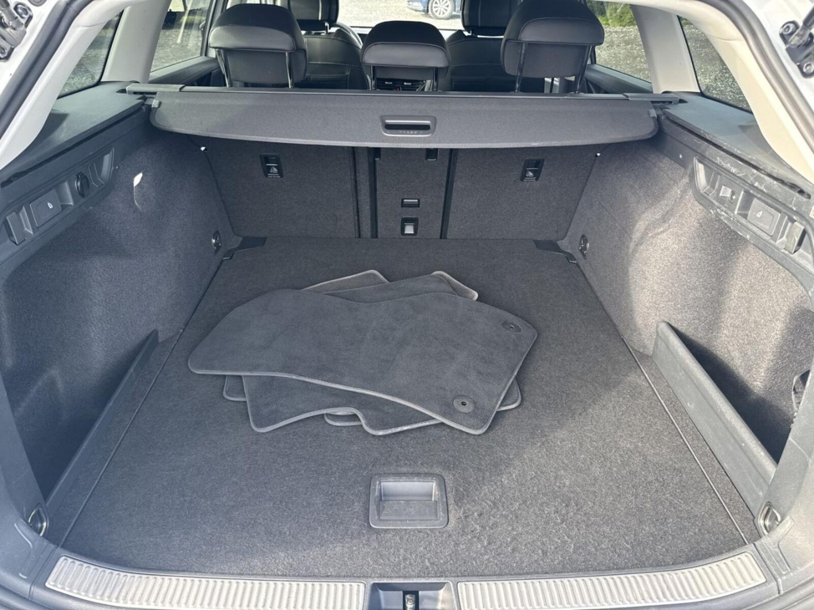 Volkswagen Passat – Bild 14