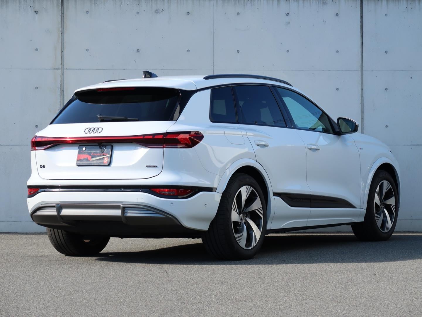 Audi Q6 SUV e-tron quattro advanced for more details contact your dealer
