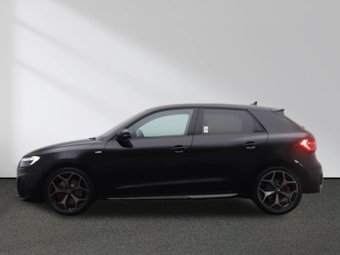 Bild über Audi A1 Sportback S line 40 TFSI S tronic - für weitere Informationen kontaktieren Sie den Audi Partner