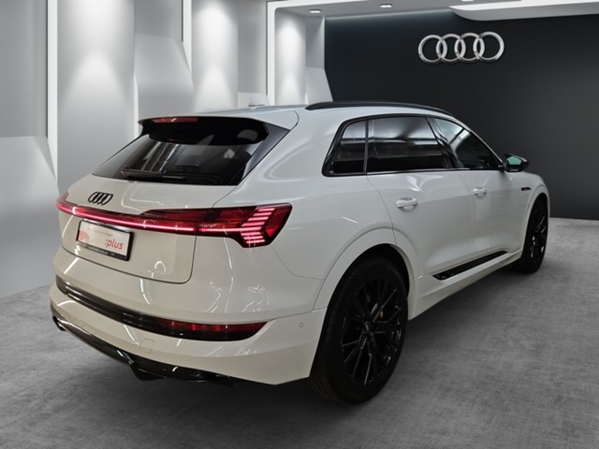 Audi e-tron S line