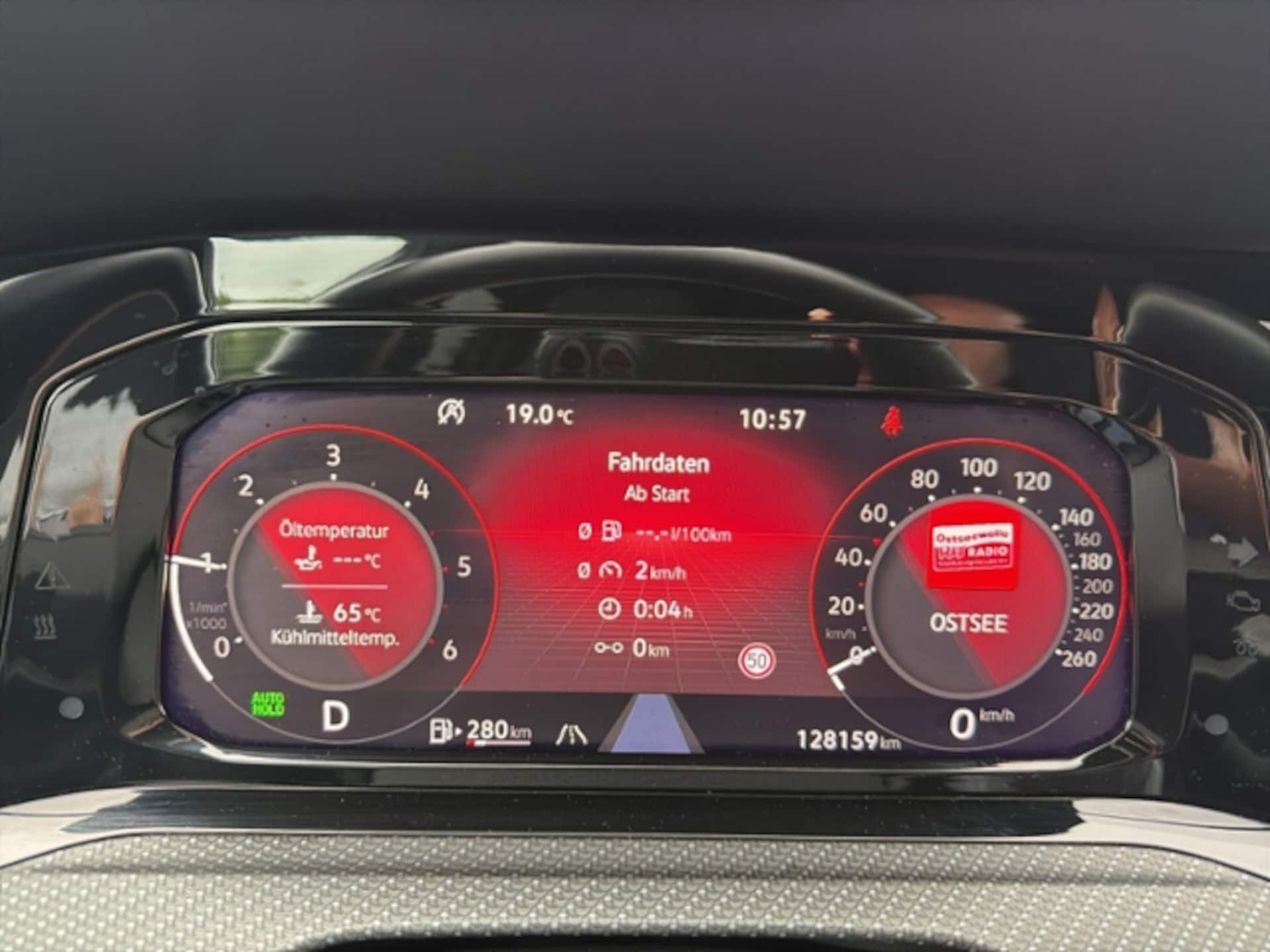 Volkswagen Golf R-Line