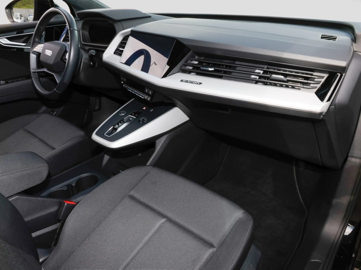 Bild über Audi Q4 e-tron 35 e-tron - für weitere Informationen kontaktieren Sie den Audi Partner