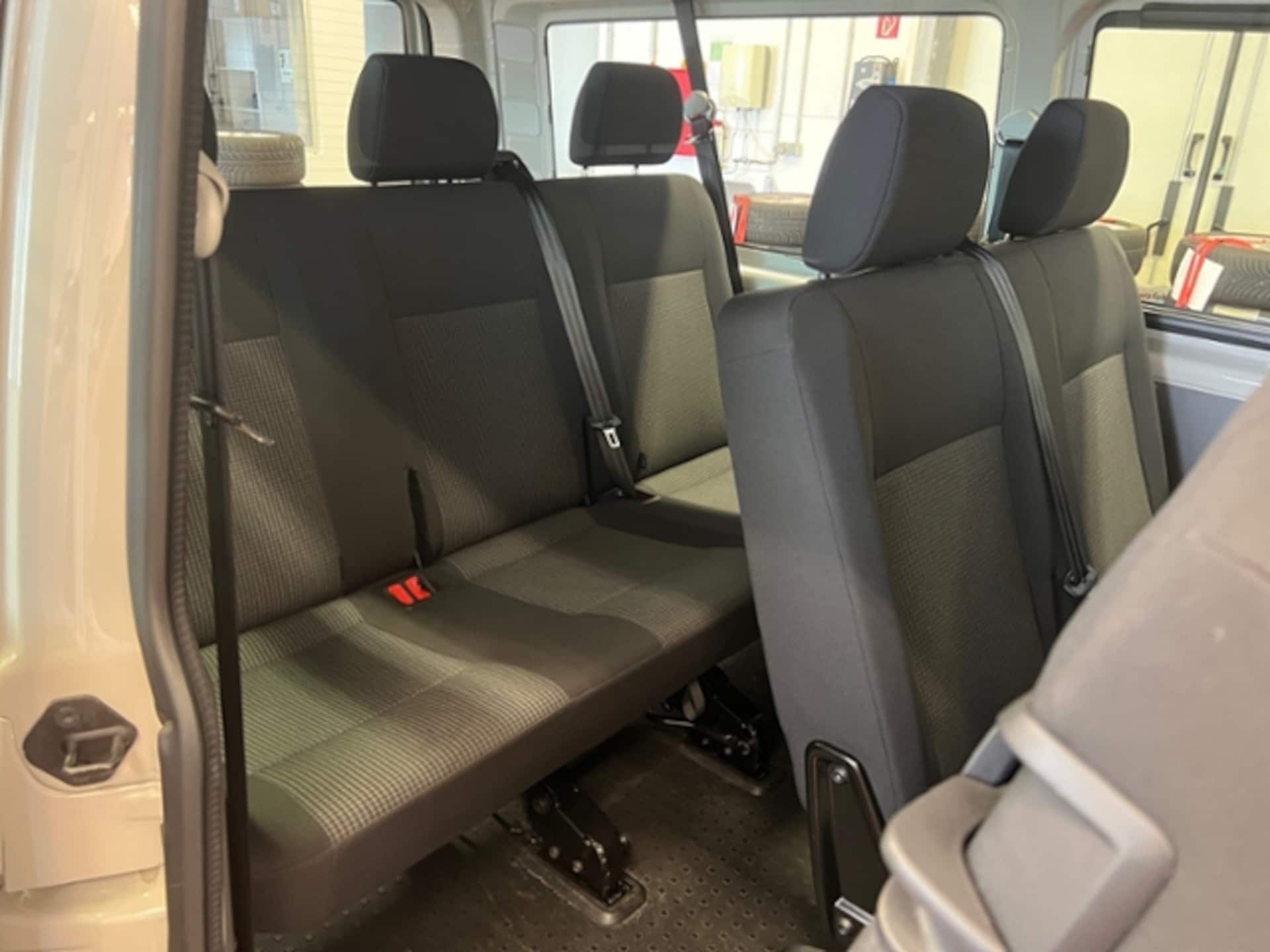Volkswagen T6.1 Transporter Kombi langer Radstand