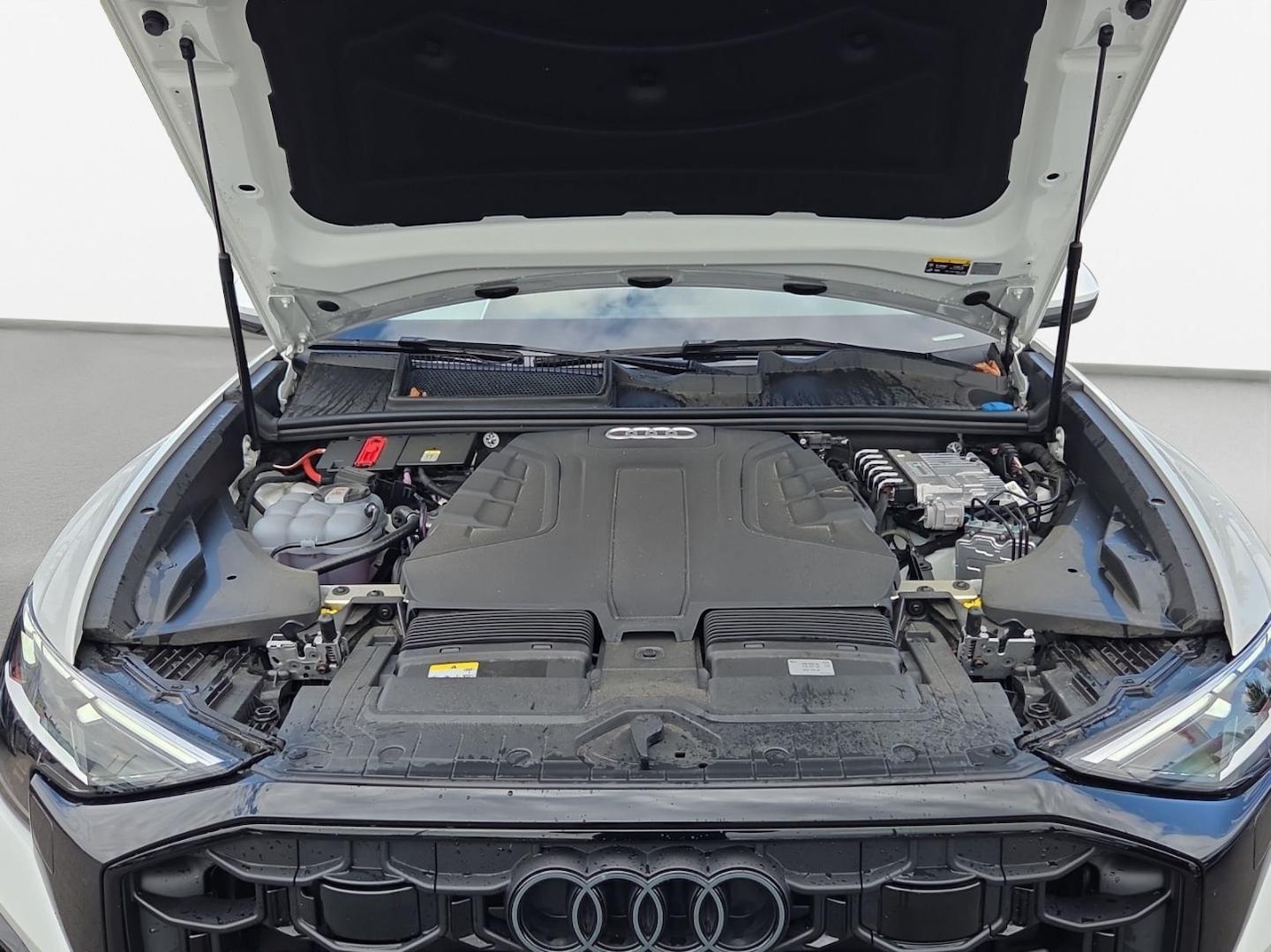 Bild über Audi Q8 SUV 50 TDI quattro tiptronic - für weitere Informationen kontaktieren Sie den Audi Partner