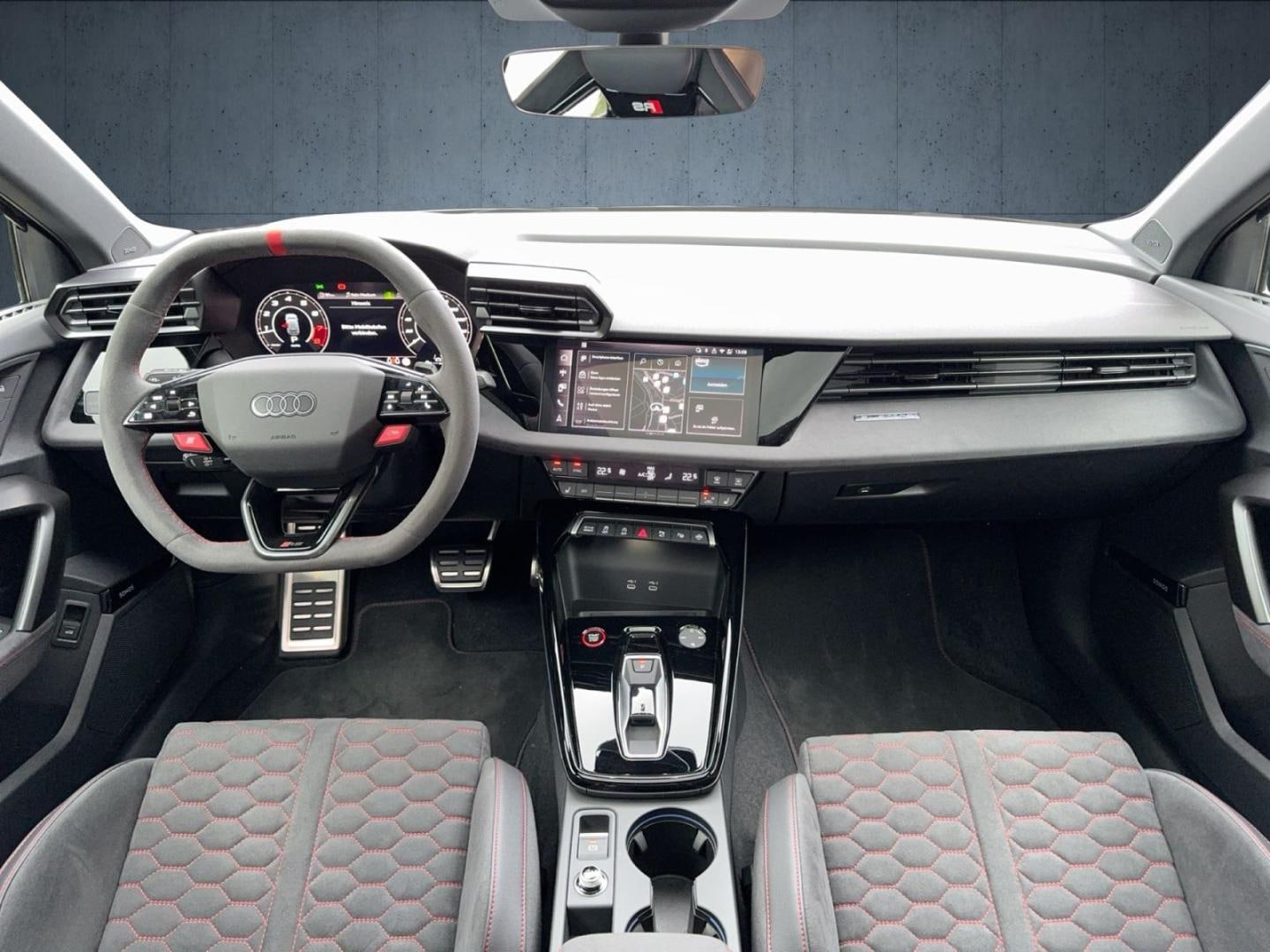 Bild über Audi RS 3 Sportback TFSI quattro 294 kW S tronic - für weitere Informationen kontaktieren Sie den Audi Partner