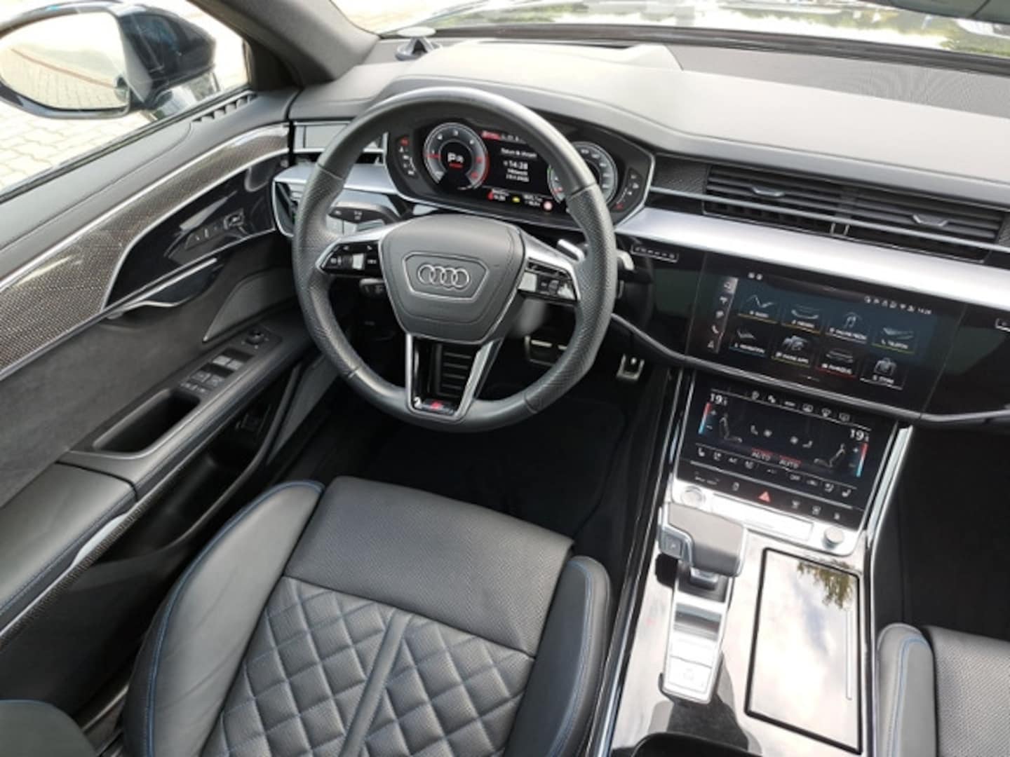 Bild über Audi A8 50 TDI quattro tiptronic - für weitere Informationen kontaktieren Sie den Audi Partner