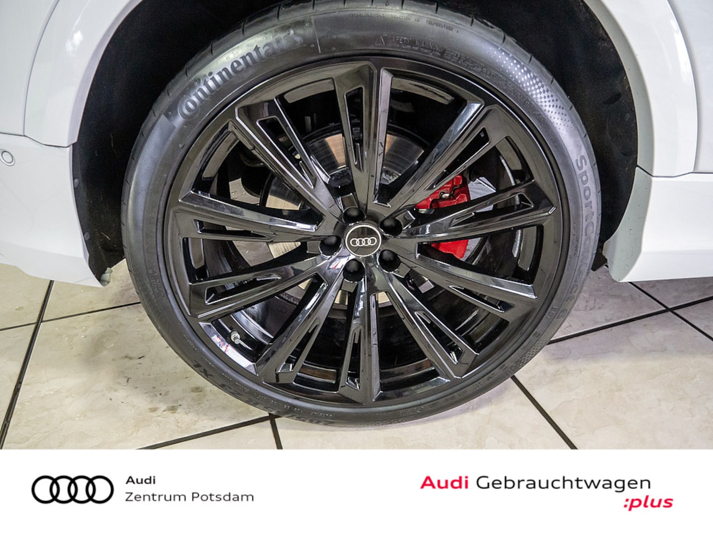 Bild über Audi SQ8 competition plus TFSI quattro tiptronic - für weitere Informationen kontaktieren Sie den Audi Partner