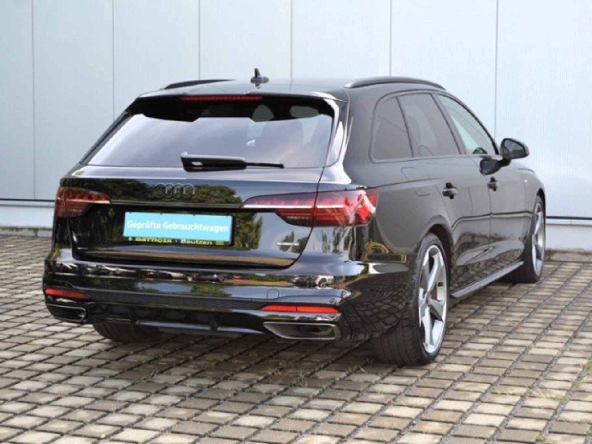 Audi A4 Avant S line