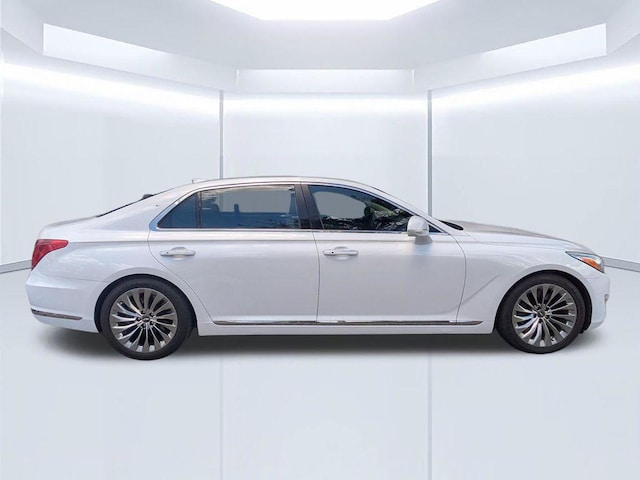 2017 Genesis G90