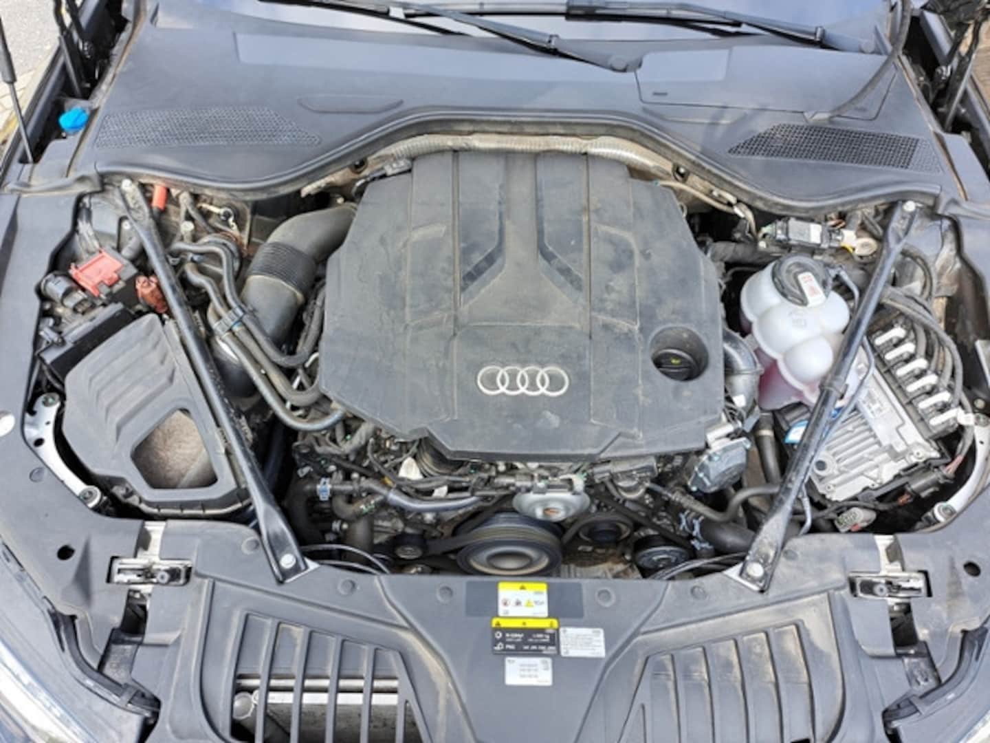 Bild über Audi A8 50 TDI quattro tiptronic - für weitere Informationen kontaktieren Sie den Audi Partner