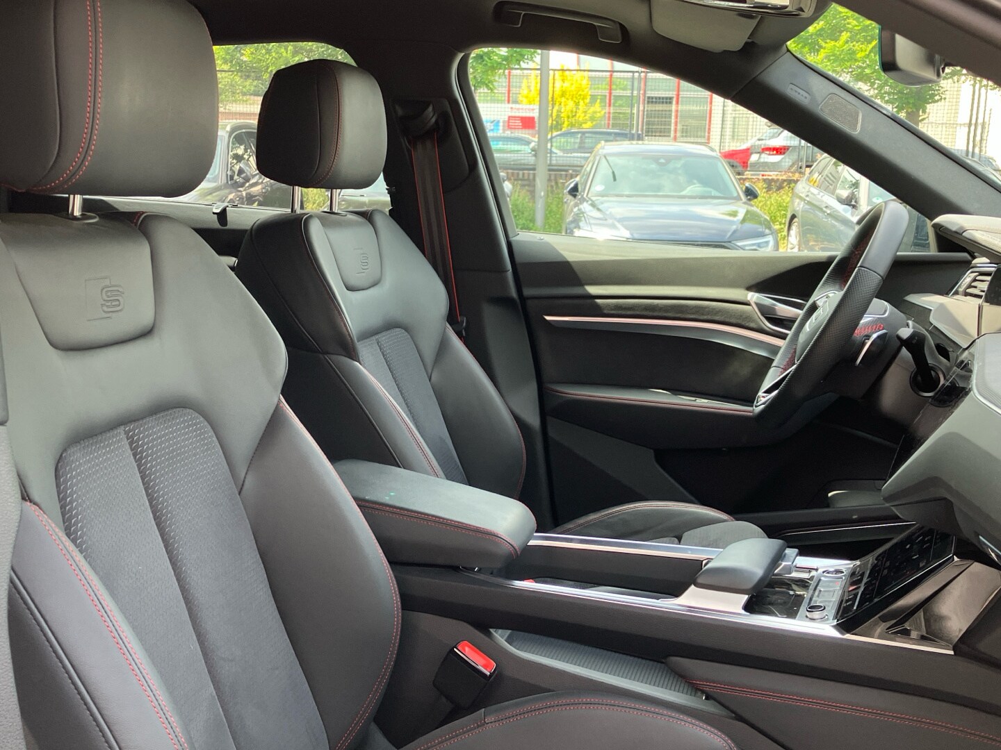 Image about Audi Q8 Sportback e-tron S line 55 e-tron quattro