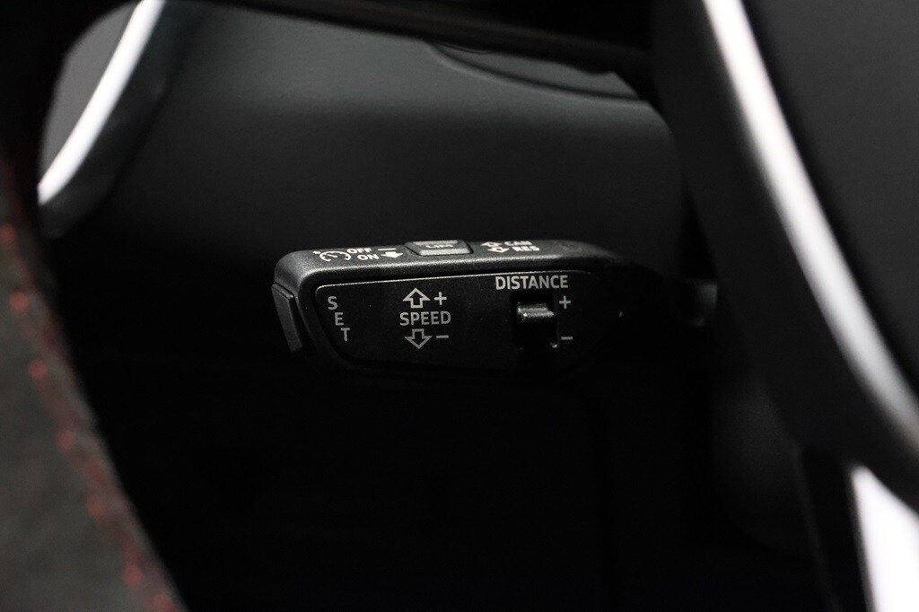 Bild som visar&nbsp;Audi RS 6 Avant&nbsp;RS 6 Avant performance 630 hk tiptronic - för mer information kontakta din Audi Partner