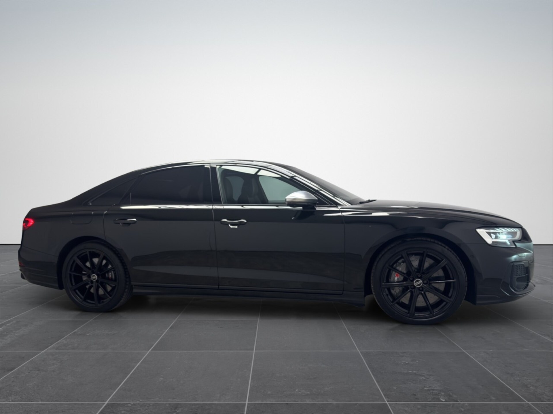 Audi S8