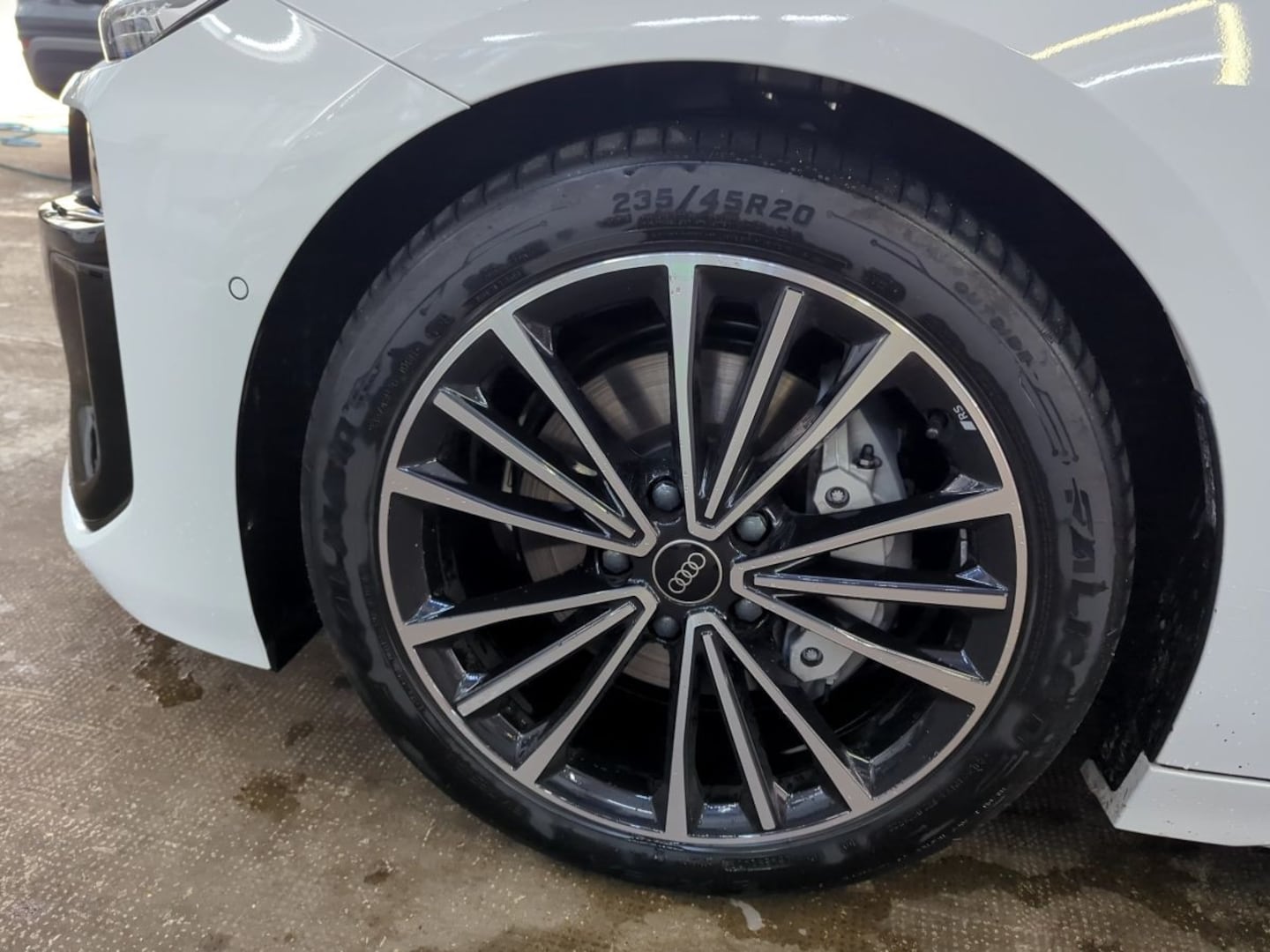 Bild über Audi A6 Avant e-tron e-tron quattro - für weitere Informationen kontaktieren Sie den Audi Partner