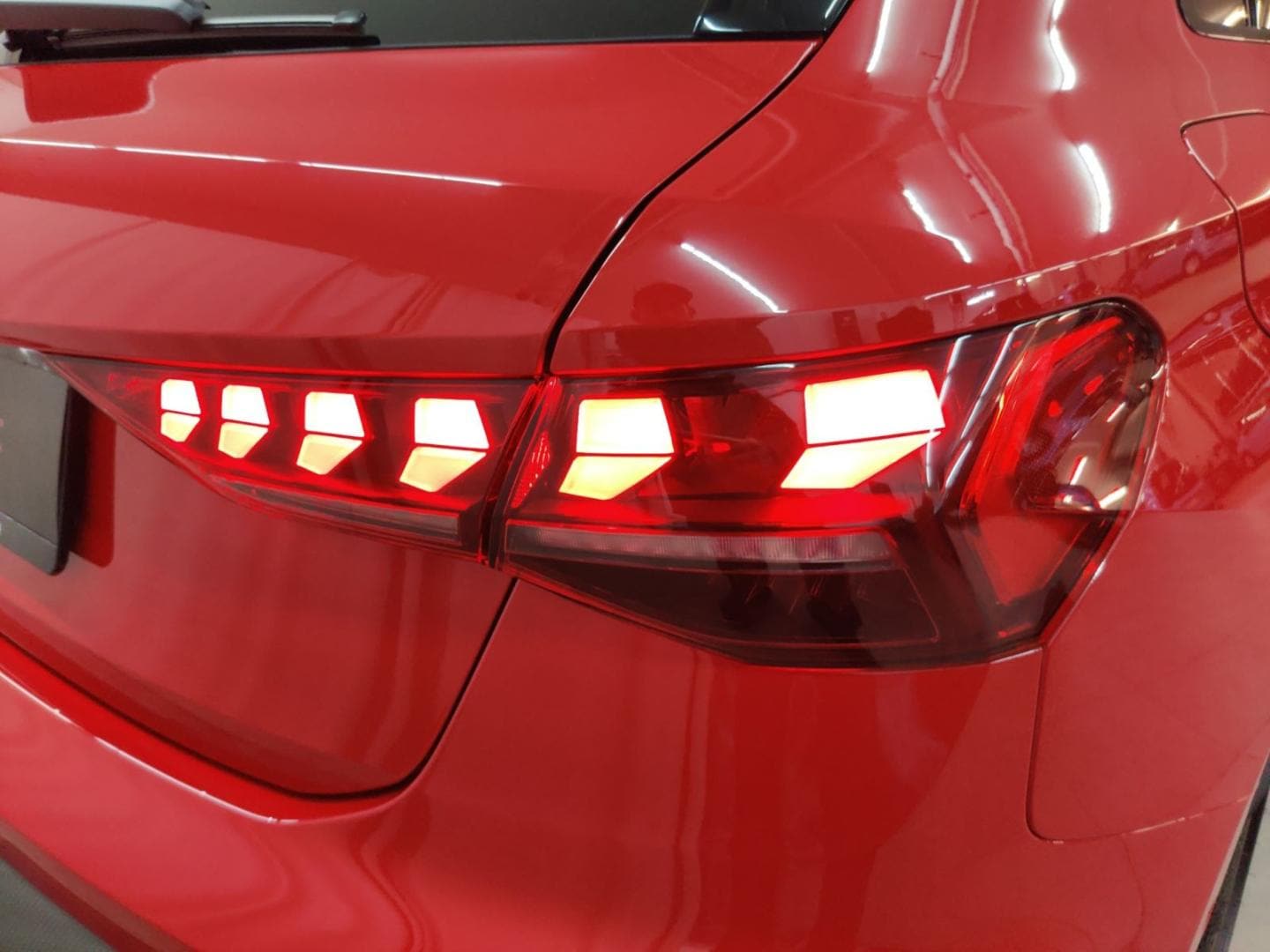 Bild über Audi RS 3 Sportback TFSI quattro 294 kW S tronic - für weitere Informationen kontaktieren Sie den Audi Partner