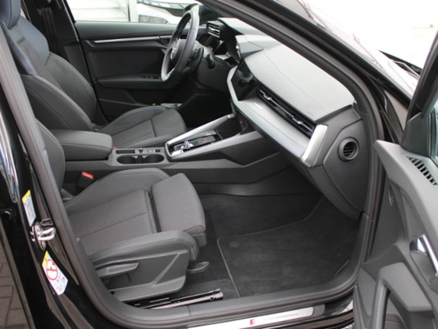 Bild über Audi A3 Limousine advanced 35 TDI S tronic - für weitere Informationen kontaktieren Sie den Audi Partner