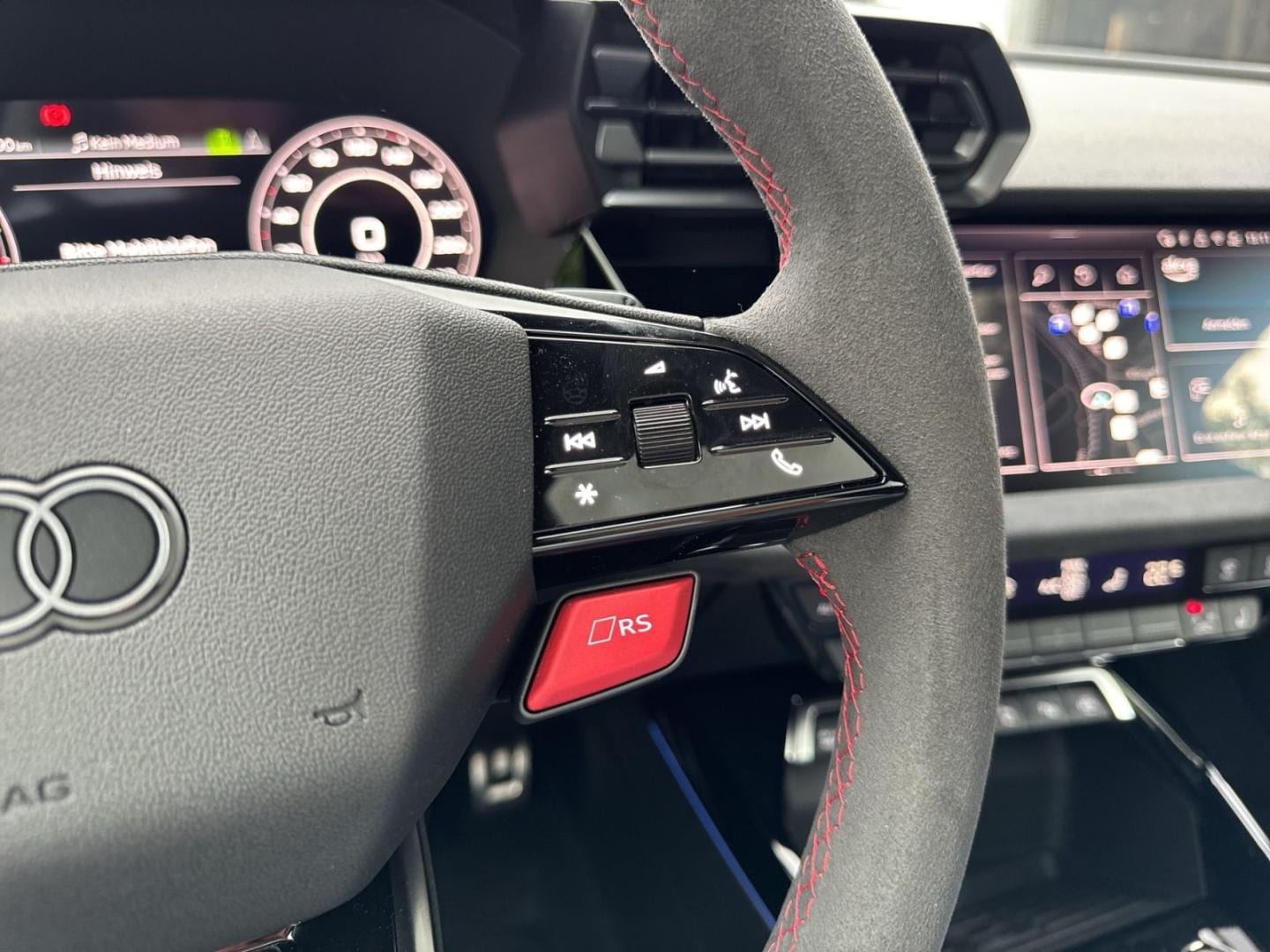 Bild über Audi RS 3 Sportback TFSI quattro 294 kW S tronic - für weitere Informationen kontaktieren Sie den Audi Partner