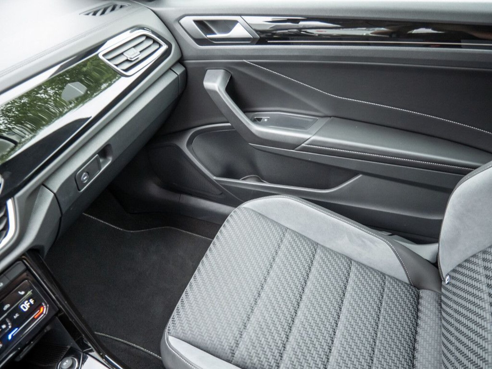 Volkswagen T-Roc Cabriolet – Bild 17