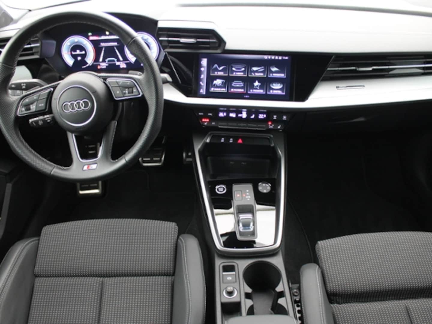 Bild über Audi A3 Limousine advanced 35 TDI S tronic - für weitere Informationen kontaktieren Sie den Audi Partner