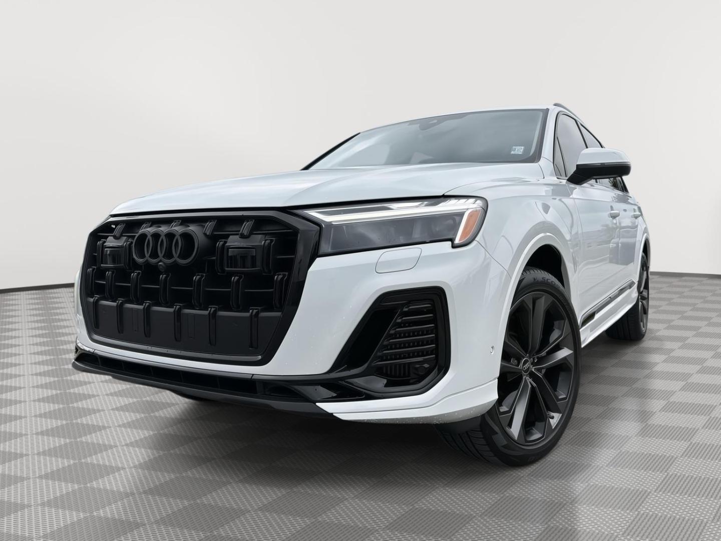 2025 Audi Q7 55 Premium Plus quattro Tiptronic's photo