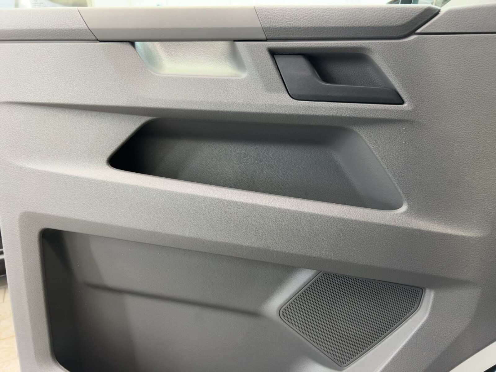 Volkswagen T6.1 Transporter Kasten langer Radstand – Bild 15