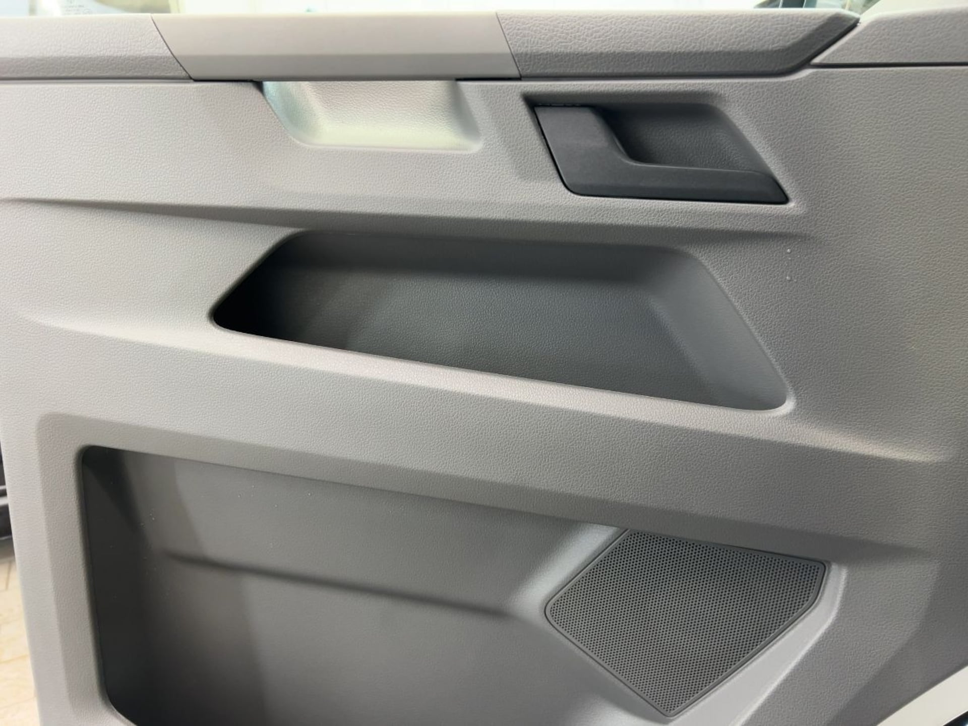 Volkswagen T6.1 Transporter Kasten langer Radstand