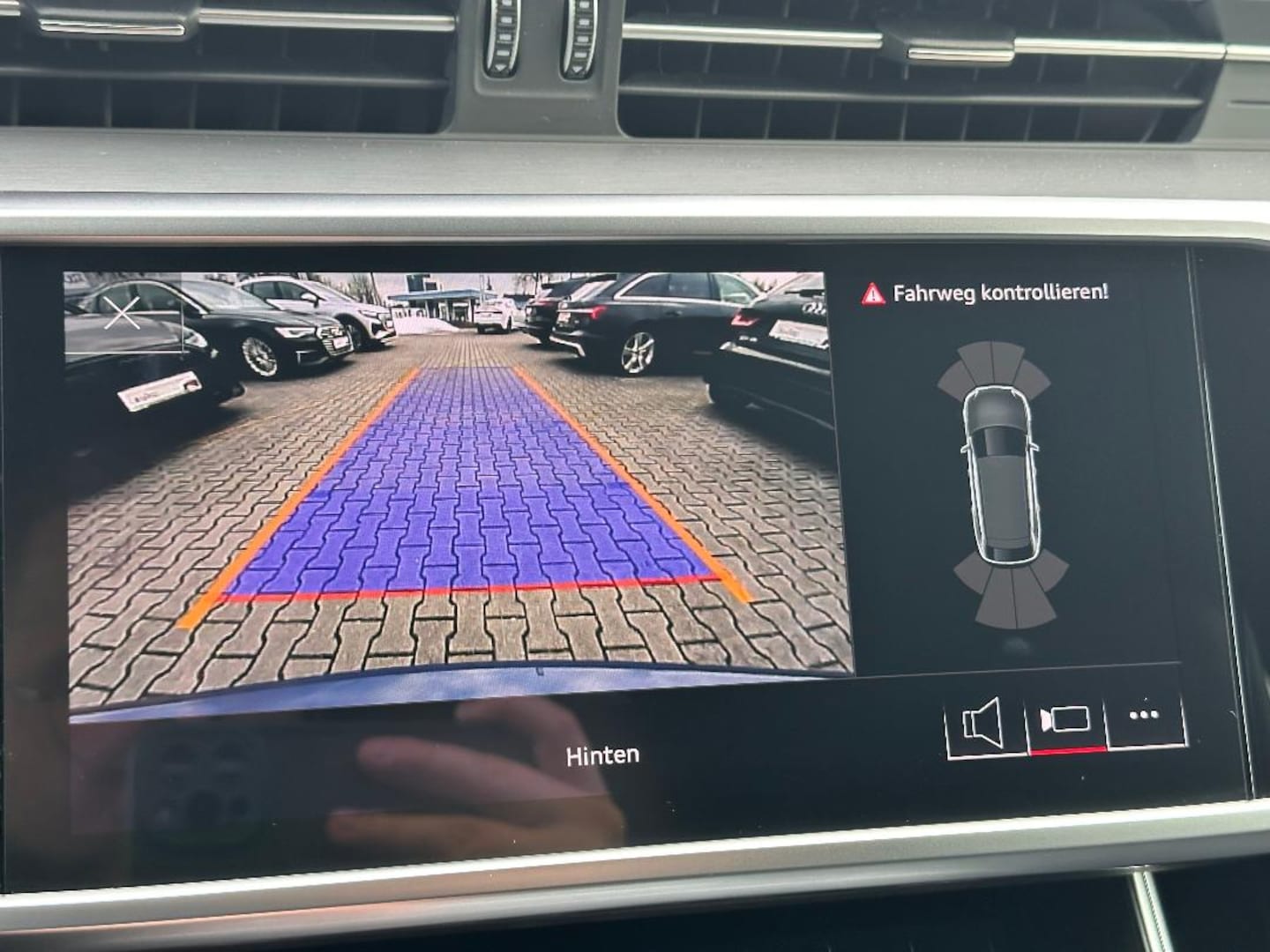 Bild über Audi S6 Avant TDI quattro tiptronic - für weitere Informationen kontaktieren Sie den Audi Partner