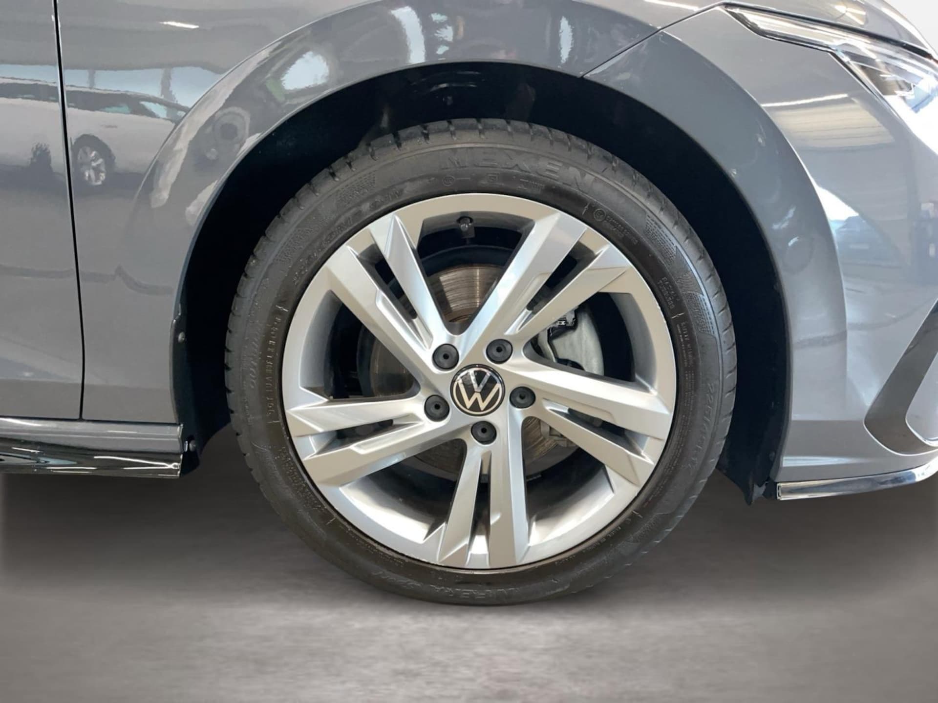 Volkswagen Golf R-Line