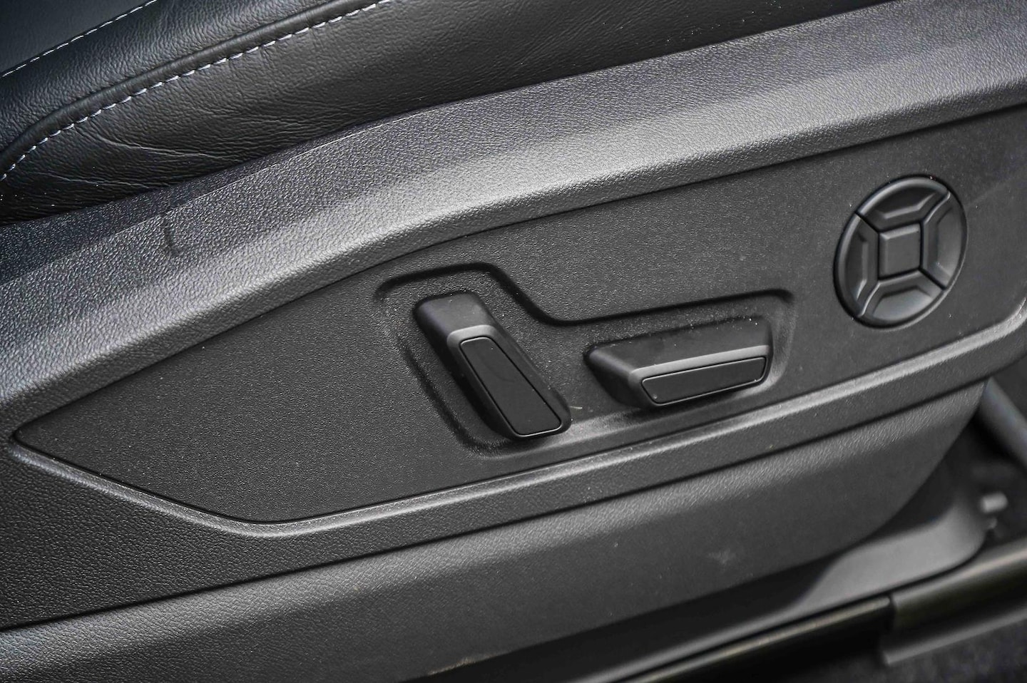 Image about Audi Q5 SUV TDI quattro 150 kW sport