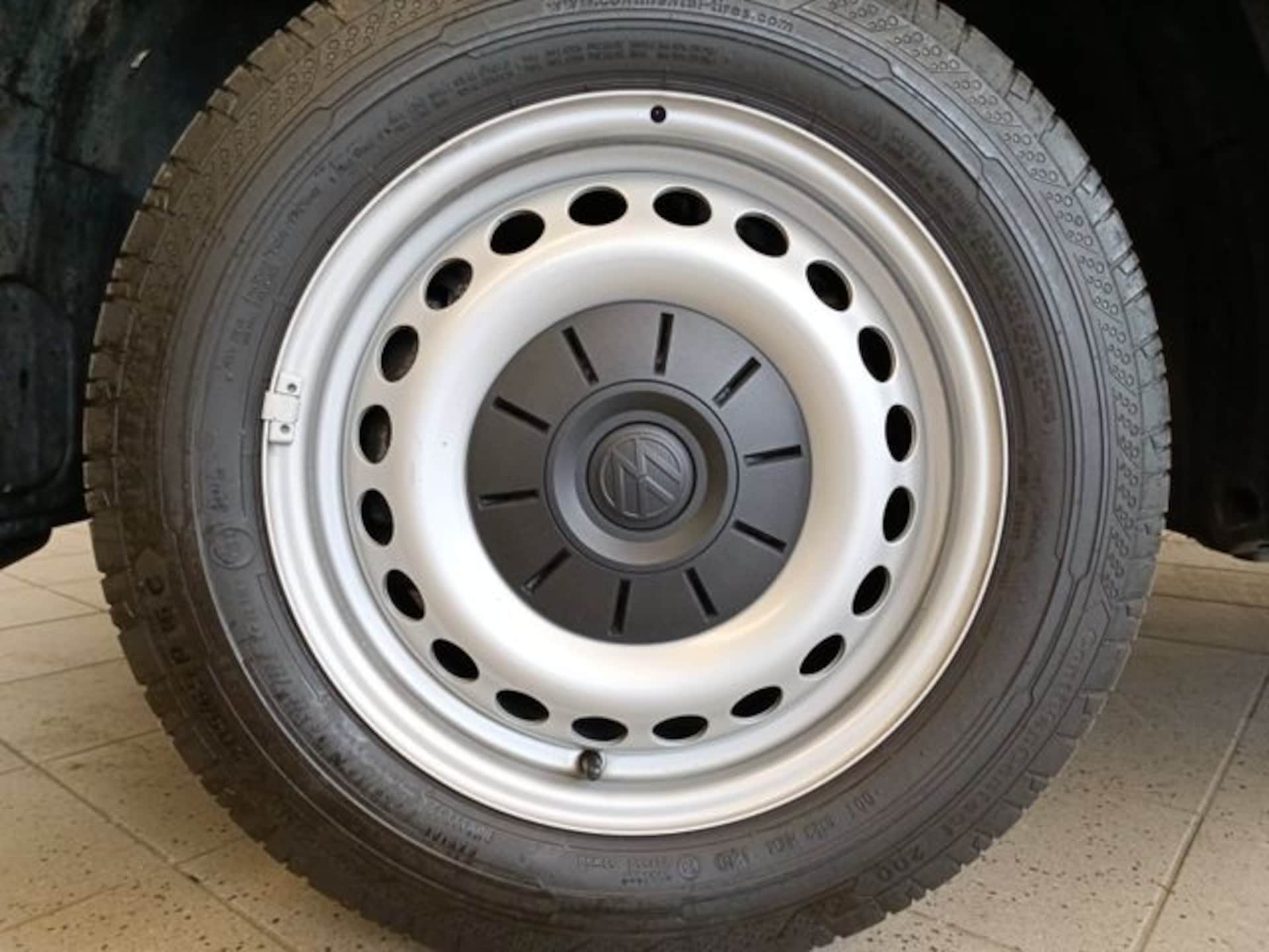 Volkswagen T6 Transporter Kombi langer Radstand