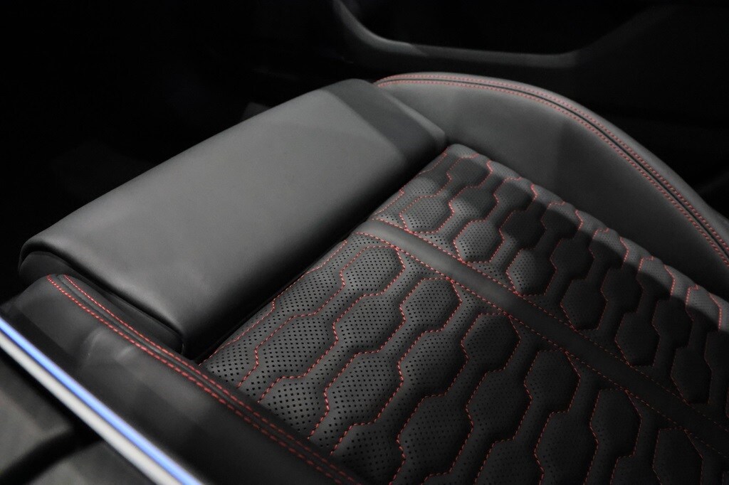 Bild som visar&nbsp;Audi RS 6 Avant&nbsp;RS 6 Avant performance 630 hk tiptronic - för mer information kontakta din Audi Partner