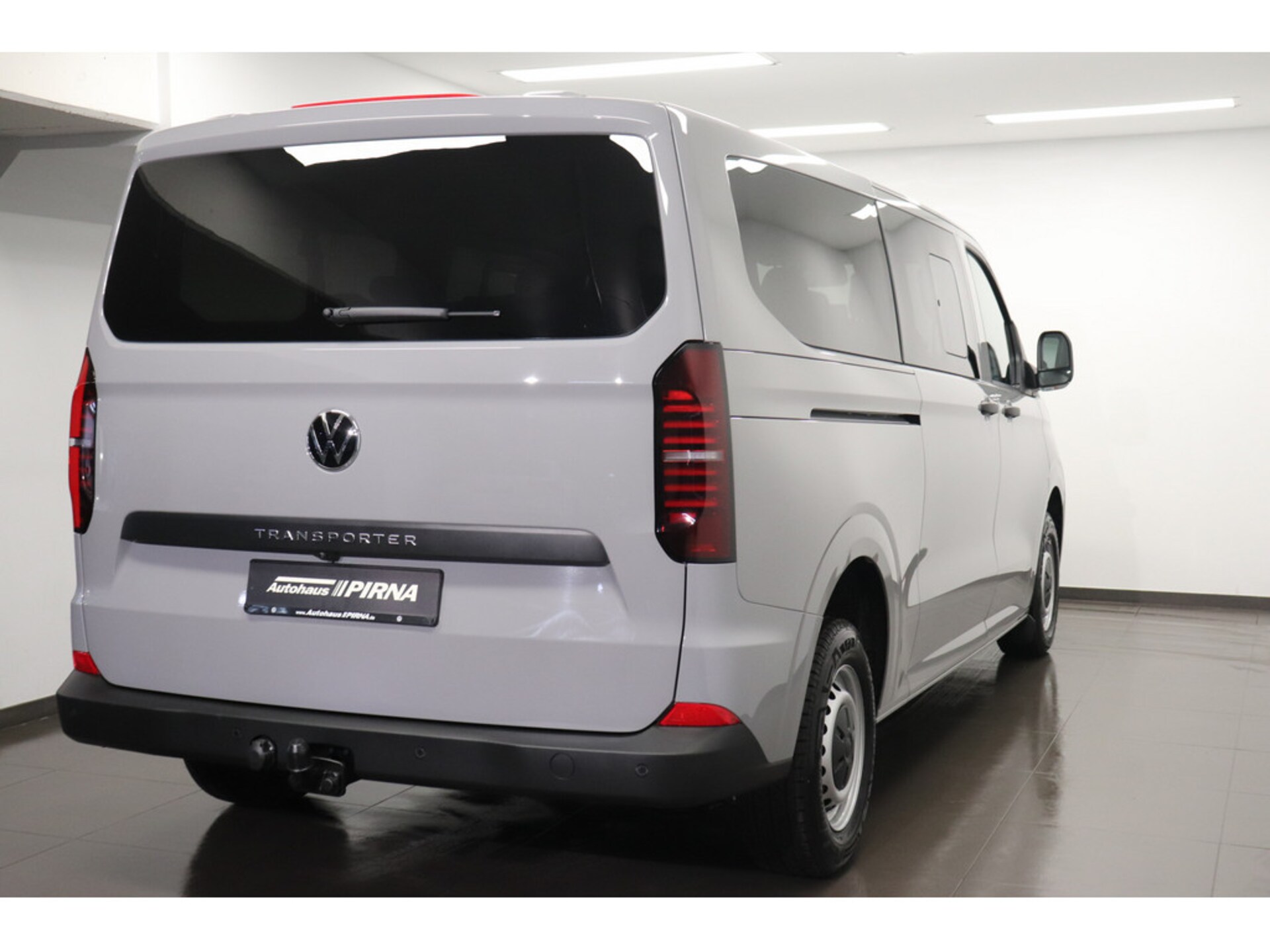 Volkswagen Transporter Kombi langer Radstand