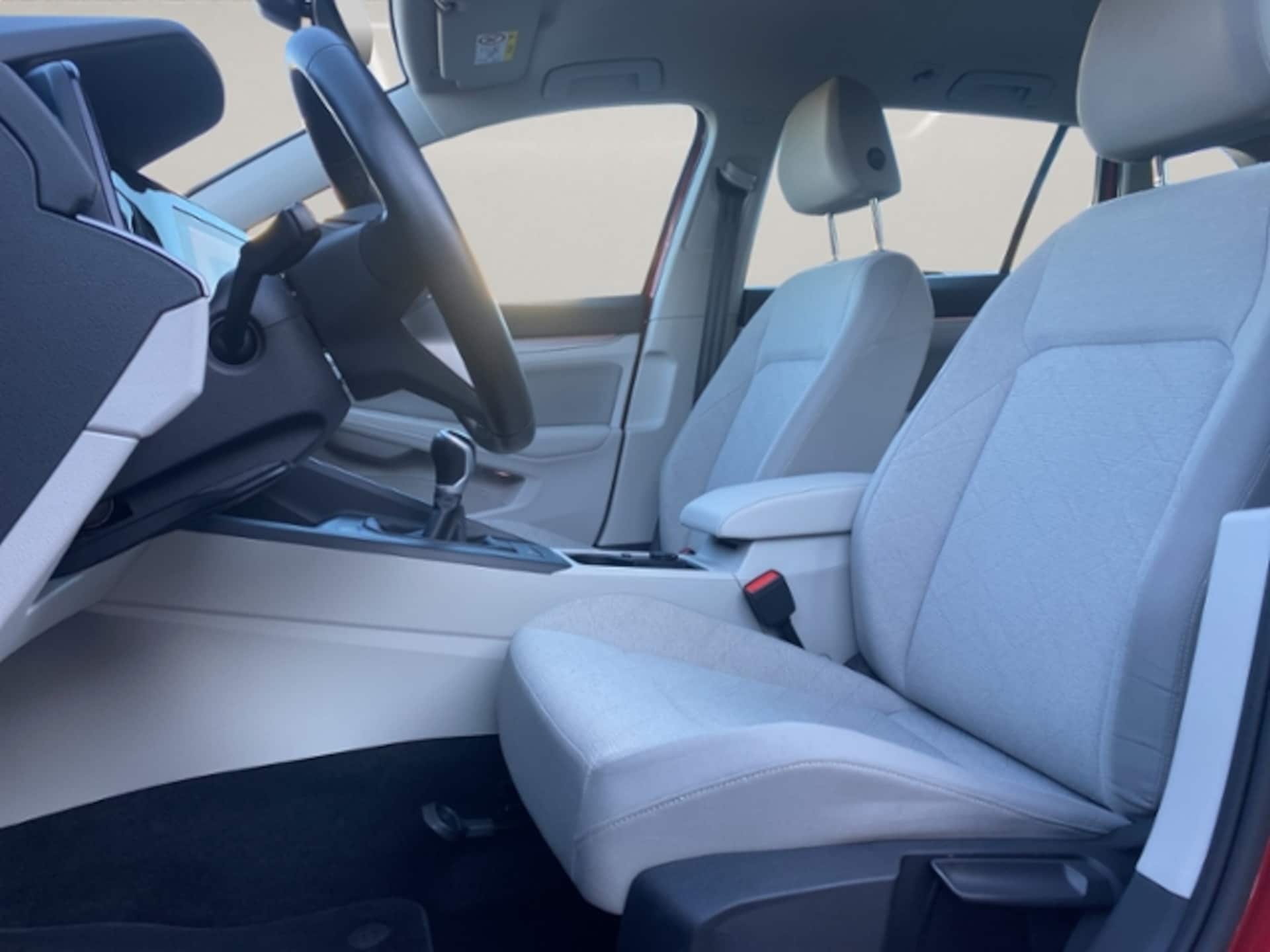 Volkswagen Golf Variant Life