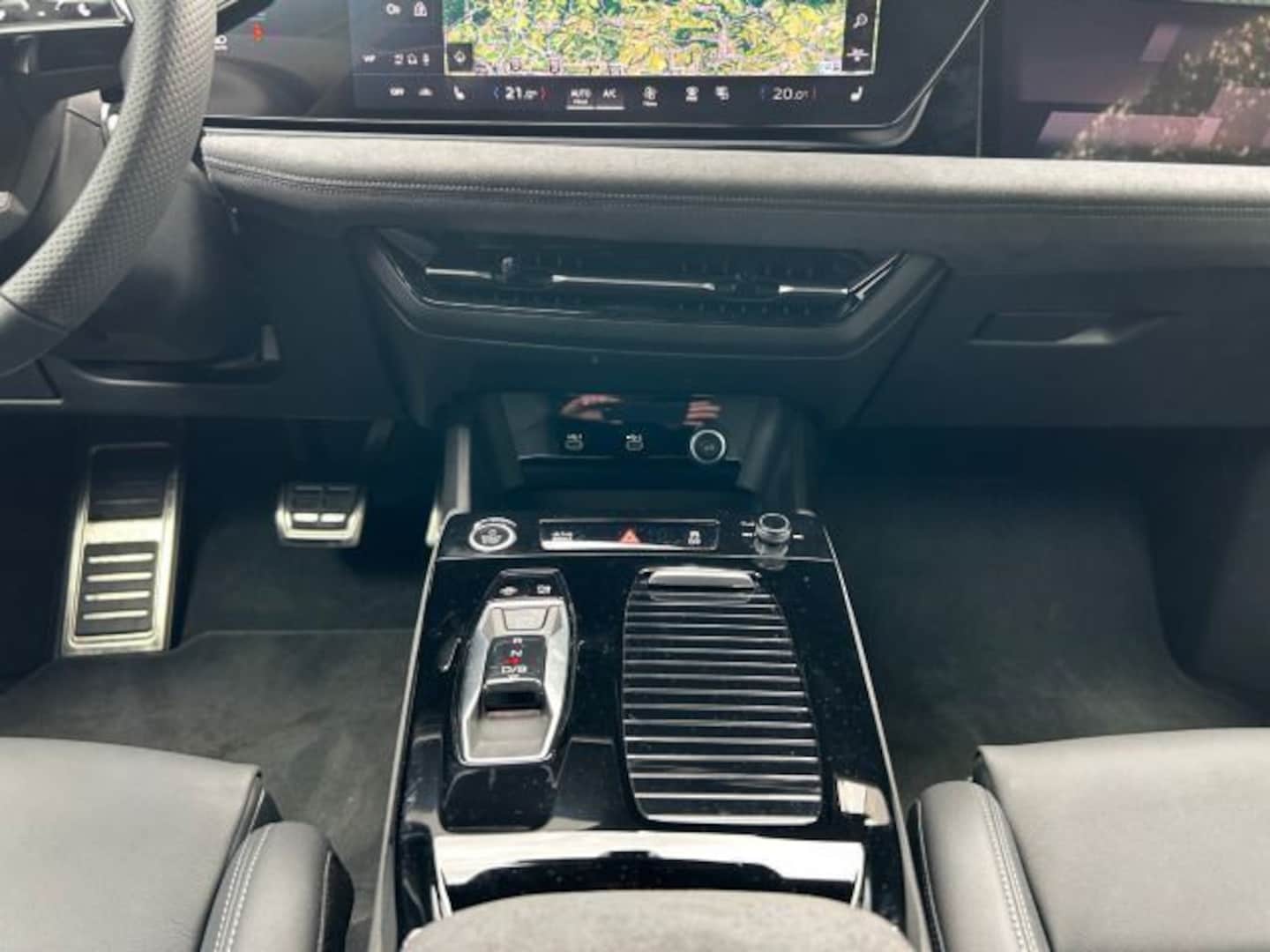 Bild über Audi A6 Avant e-tron e-tron quattro - für weitere Informationen kontaktieren Sie den Audi Partner
