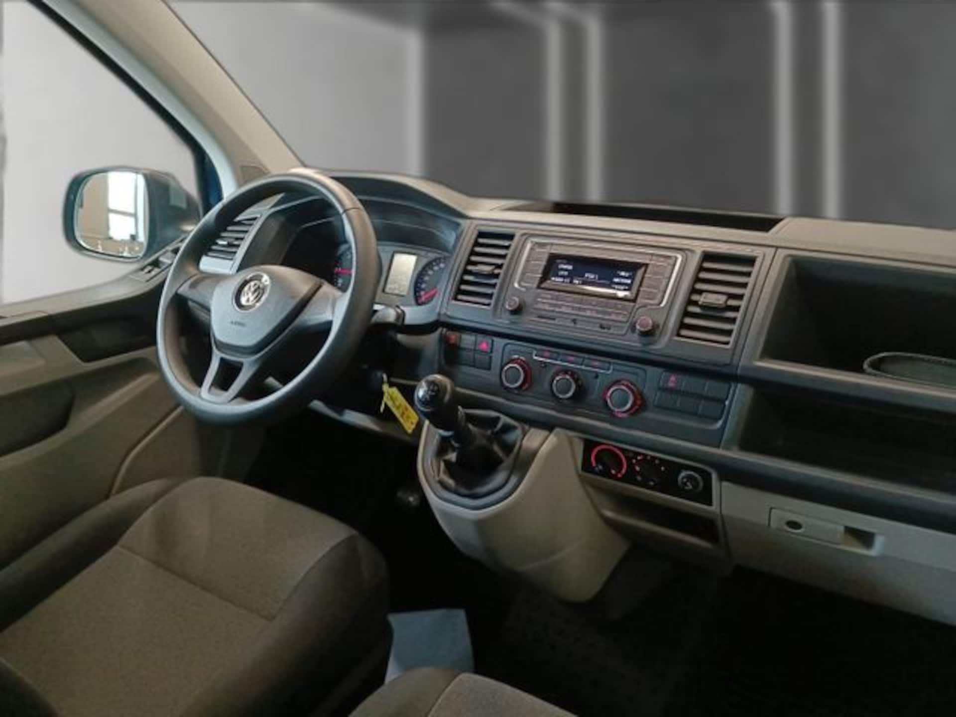 Volkswagen T6 Transporter Kombi langer Radstand