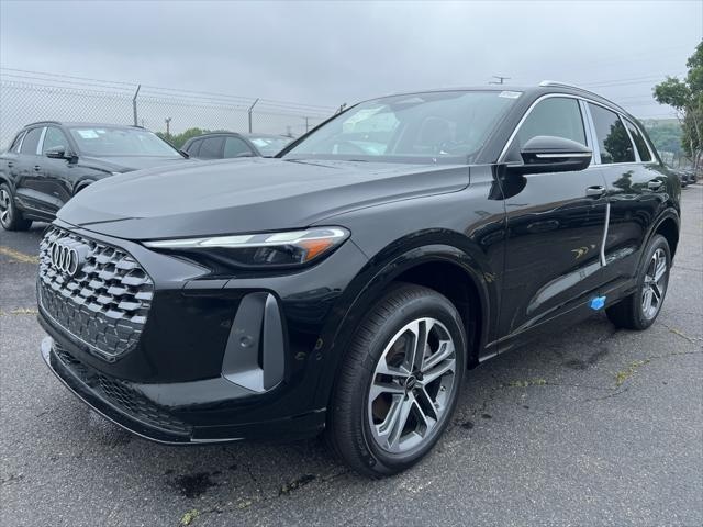 2025 Audi New Q5 Premium's photo