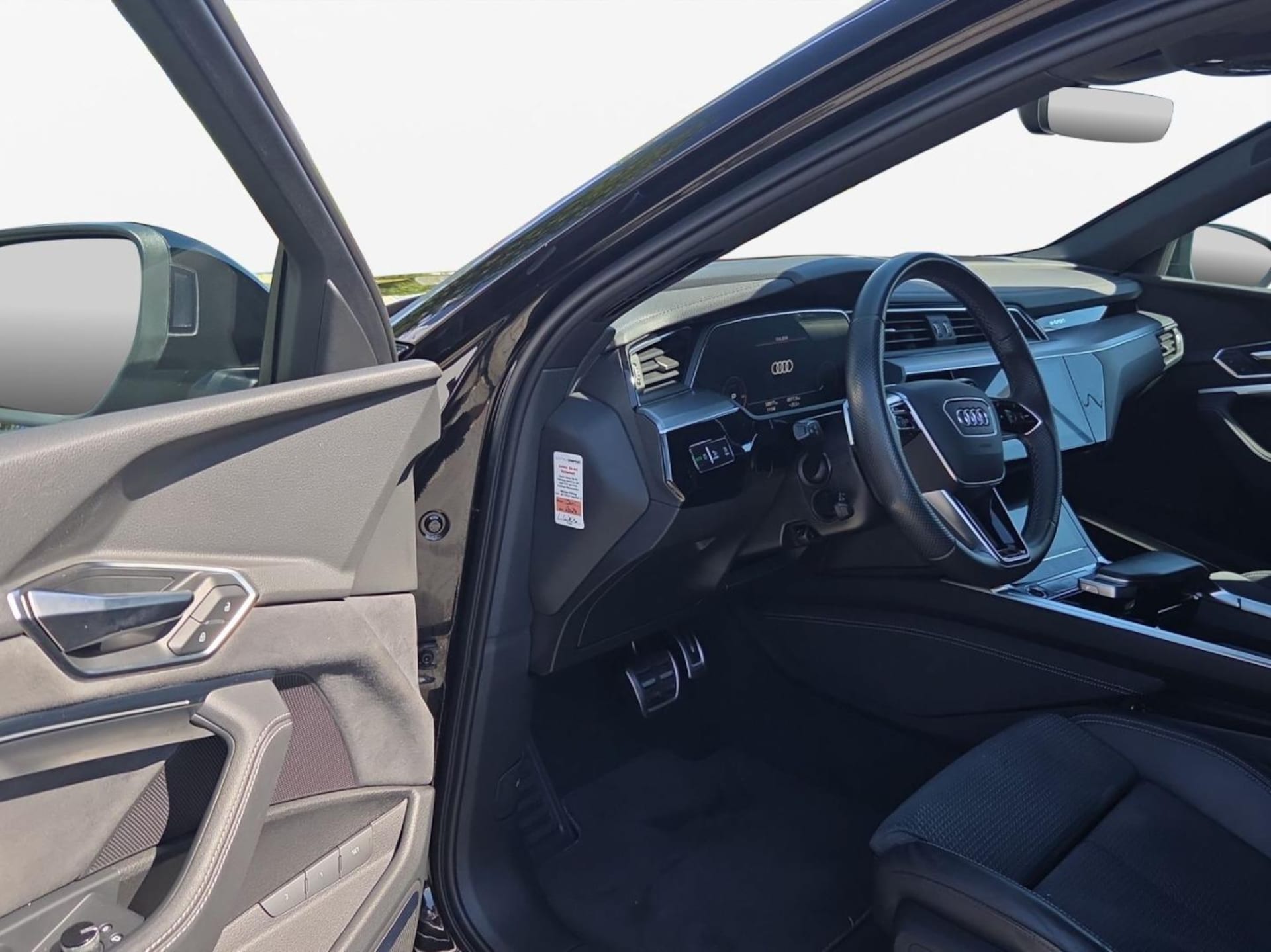Audi Q8 e-tron S line