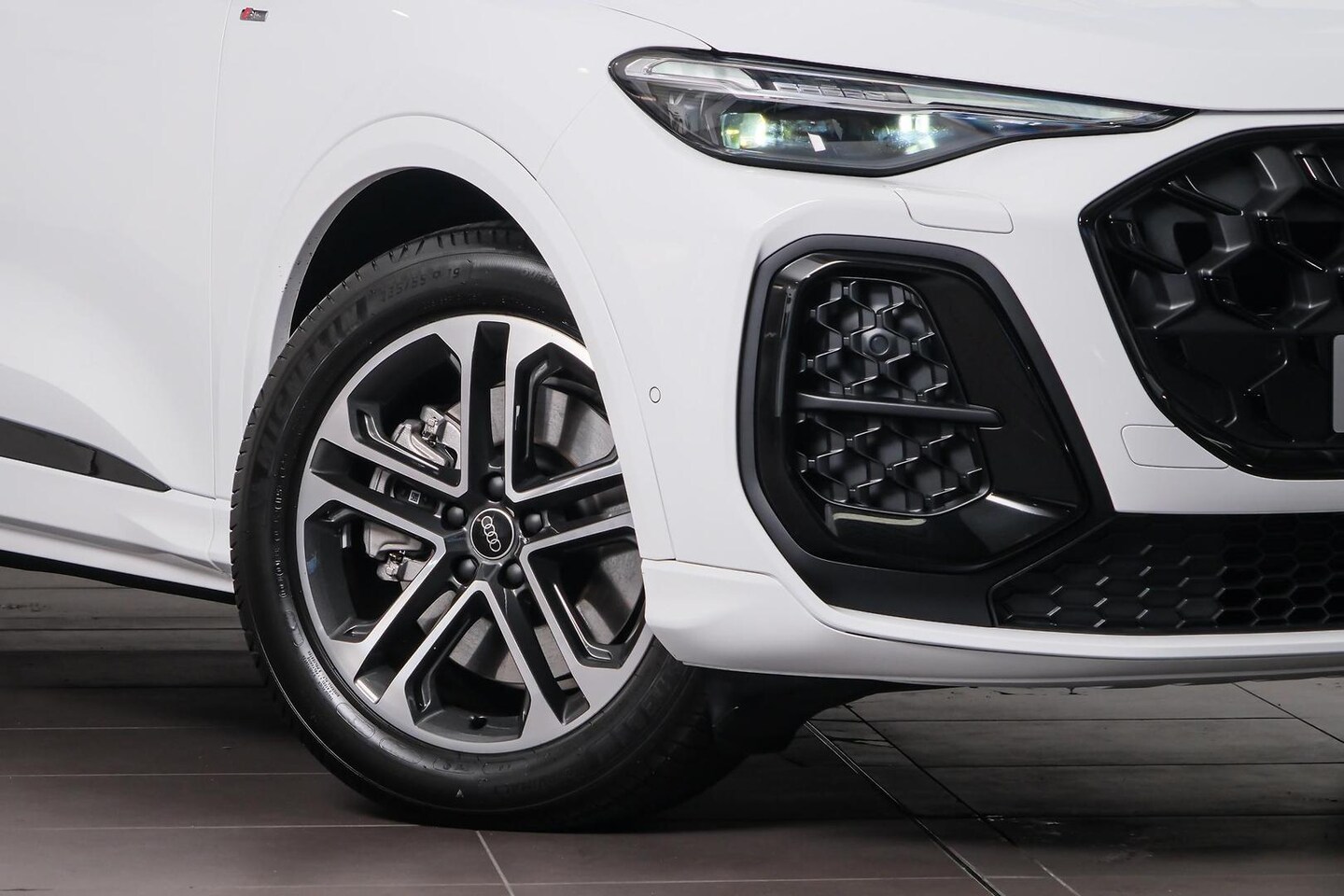 Image about Audi Q5 SUV TDI quattro 150 kW