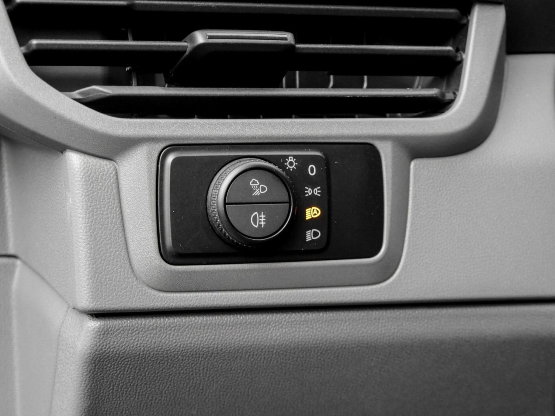 Volkswagen Transporter Kombi kurzer Radstand