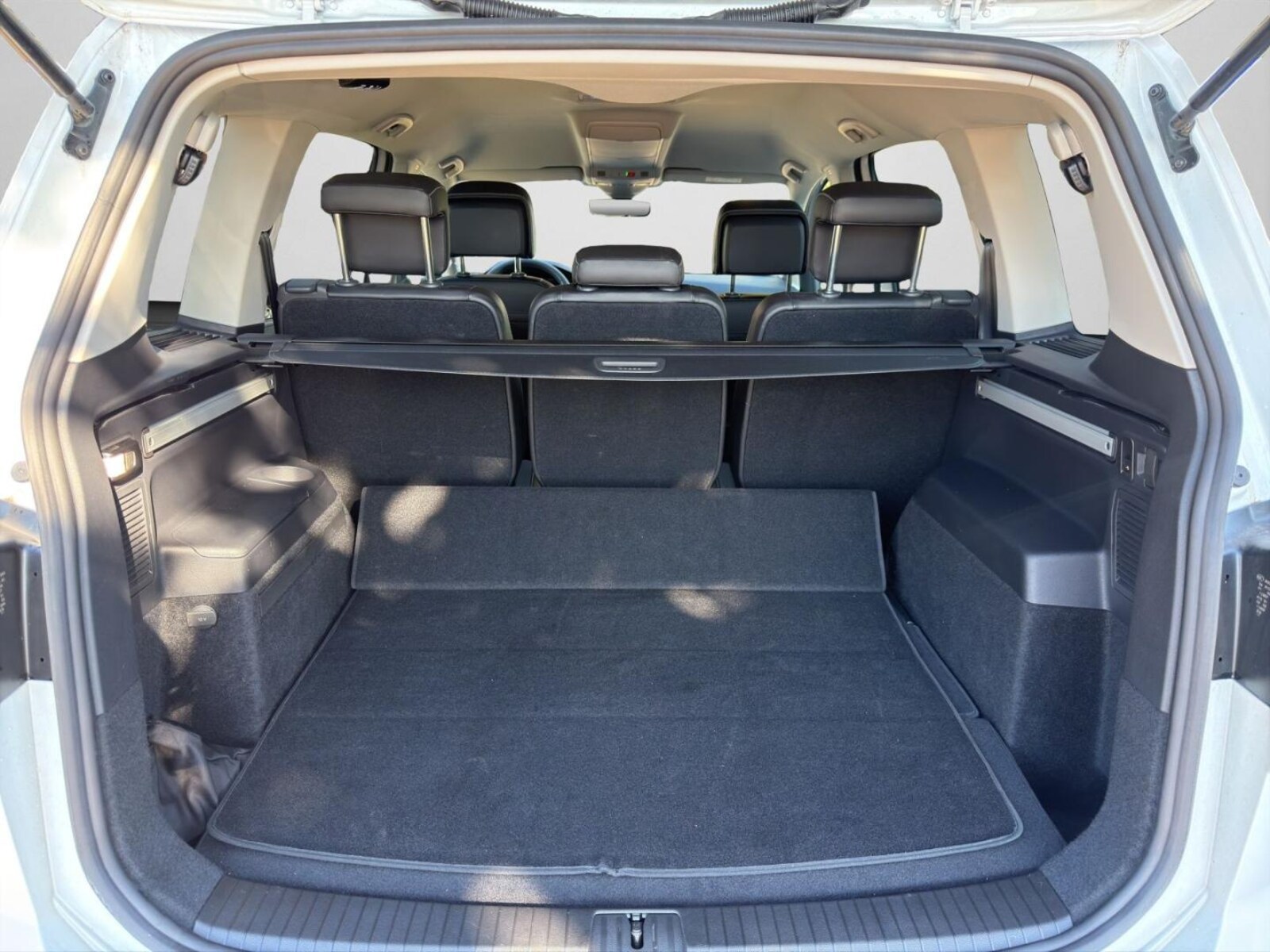 Volkswagen Touran – Bild 15
