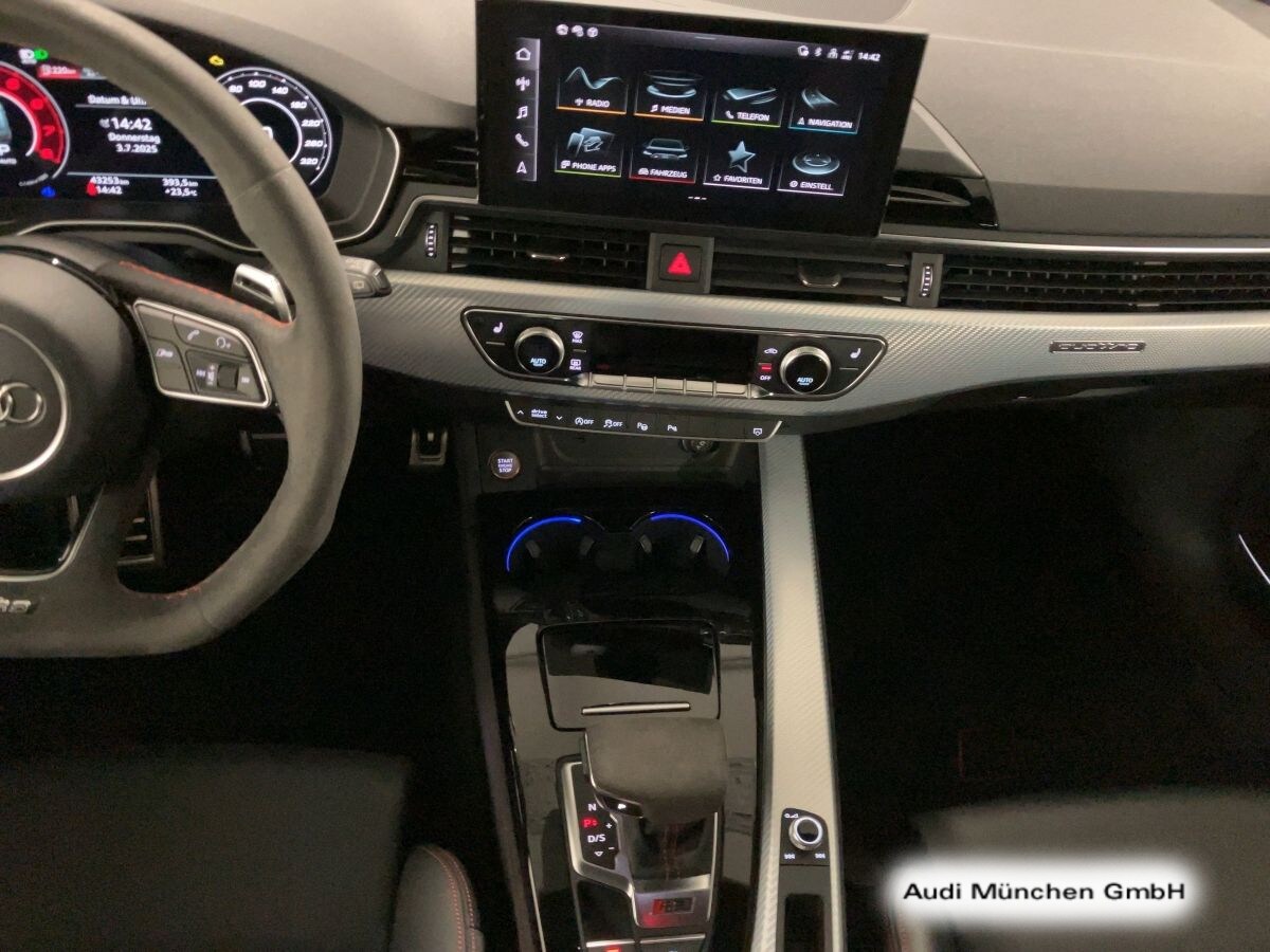 Image about Audi RS 4 Avant TFSI quattro tiptronic