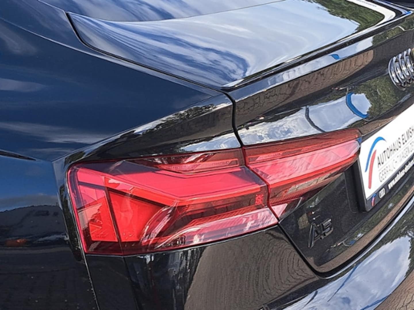 Bild über Audi A5 Sportback S line business 40 TFSI quattro S tronic - für weitere Informationen kontaktieren Sie den Audi Partner
