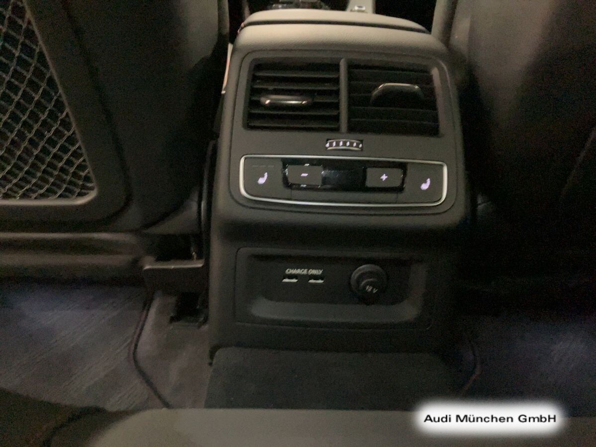 Image about Audi RS 4 Avant TFSI quattro tiptronic